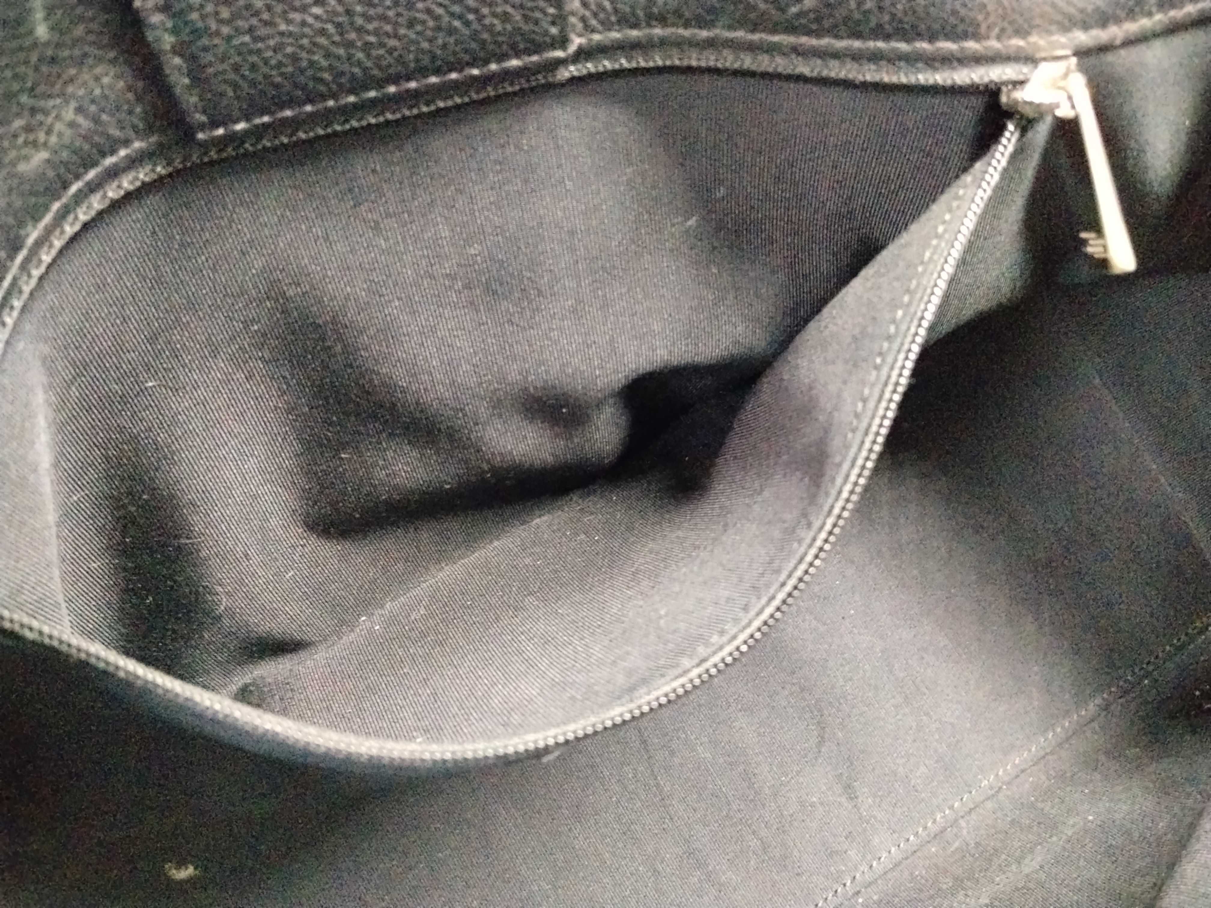 Caviar Skin Turnlock Tote Handbag Tote Bag — view 10