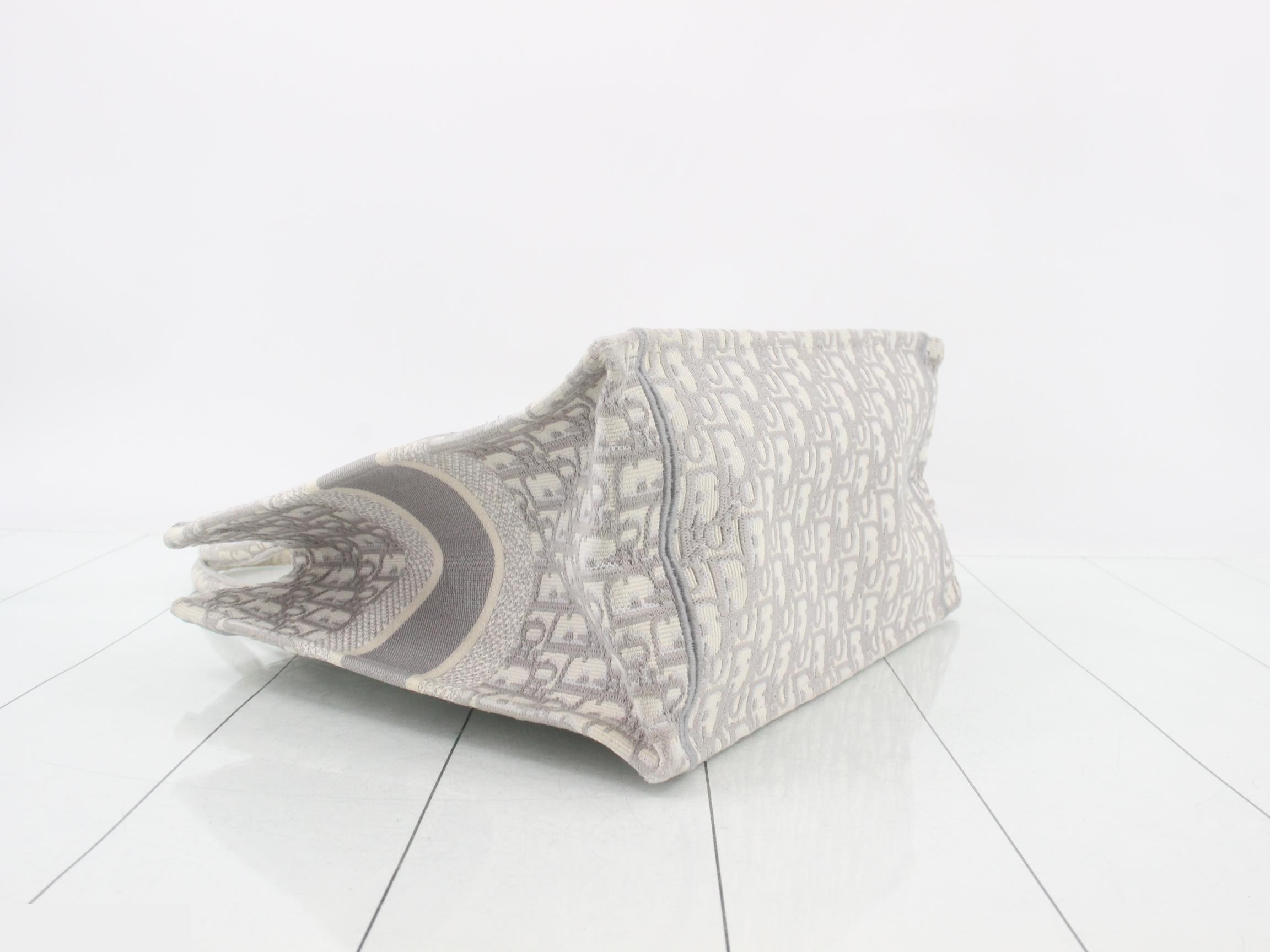 Trotter Book Tote Medium Oblique Tote Bag — view 5
