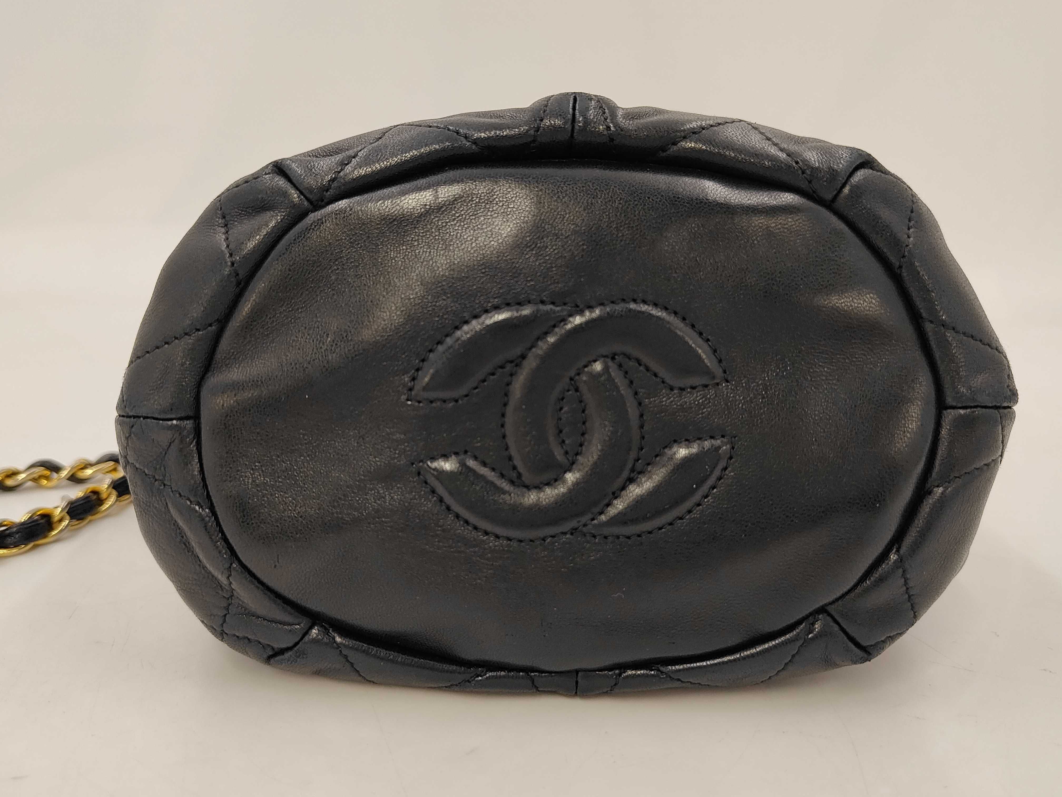 Matelassé Chain Shoulder Bag, Lambskin, Black, Gold Hardware. — view 6