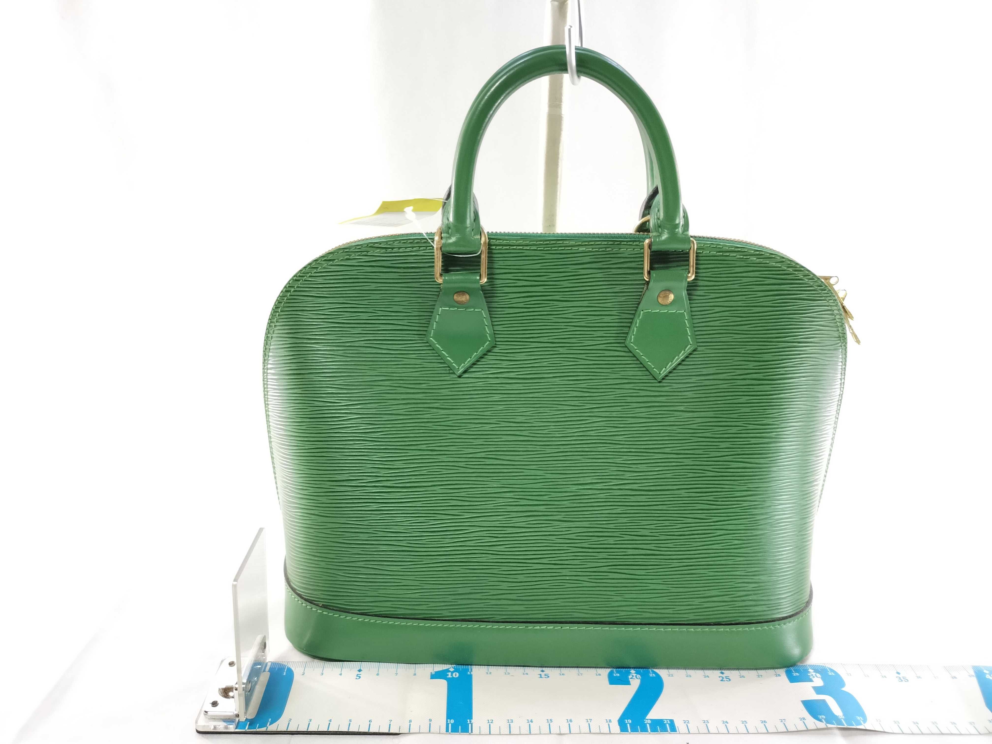Epi Alma PM Green Handbag — view 2