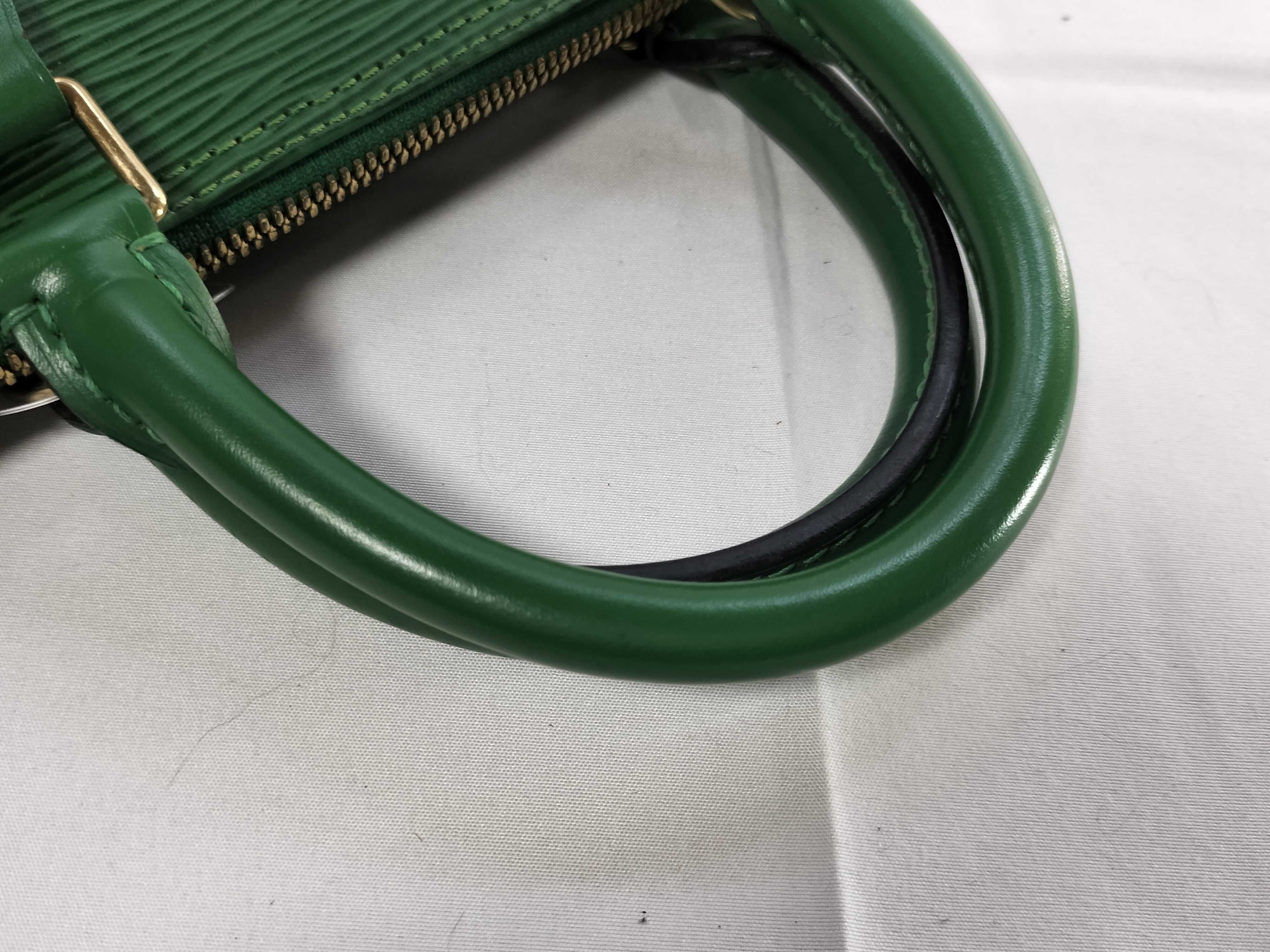 Epi Alma PM Green Handbag — view 4
