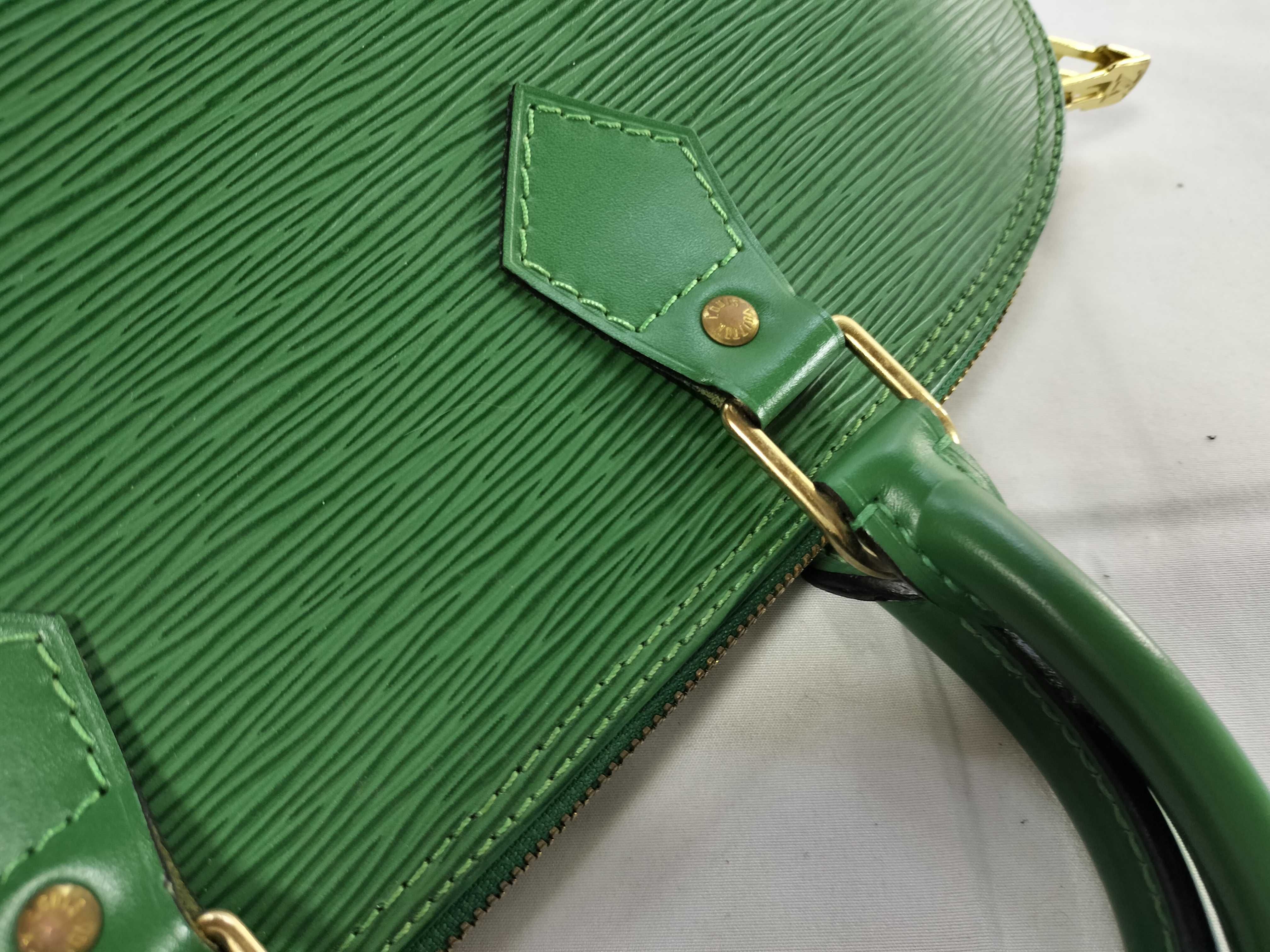 Epi Alma PM Green Handbag — view 5