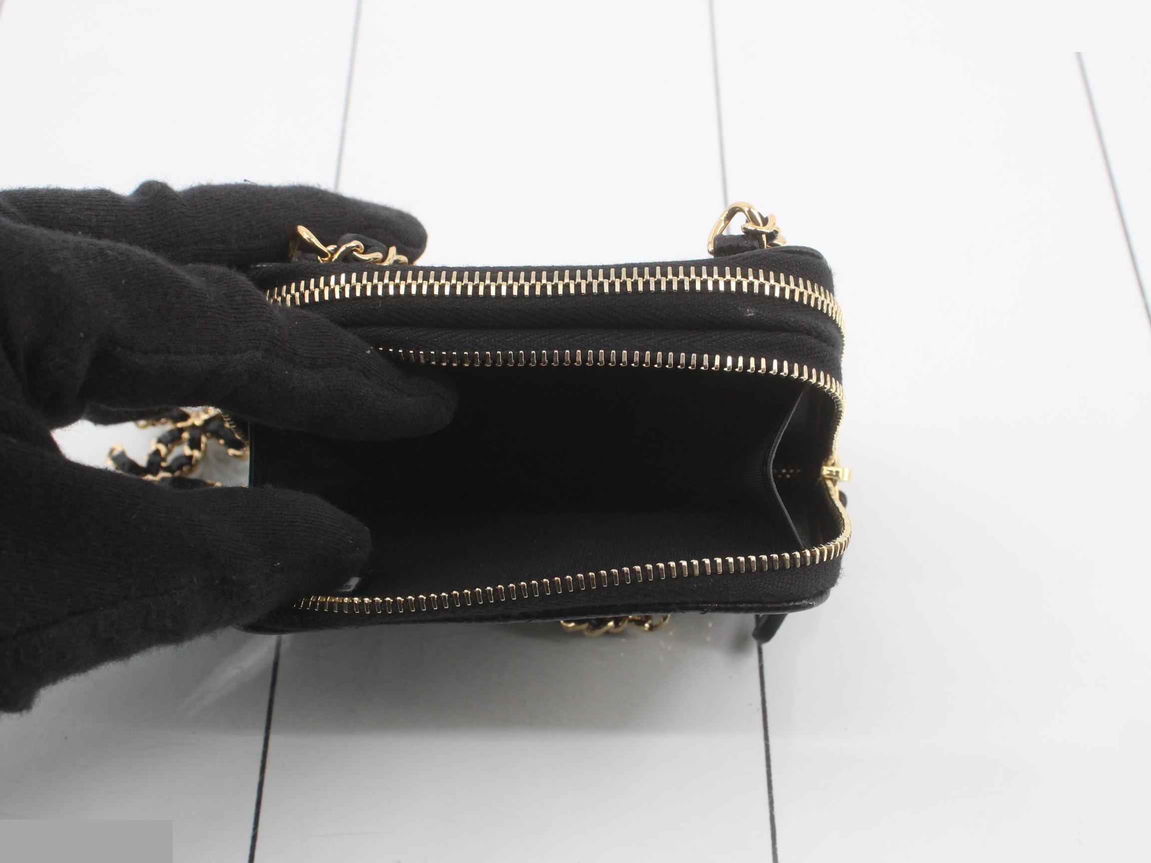Matelassé Caviar Skin Chain Card Case Coin Purse — view 4
