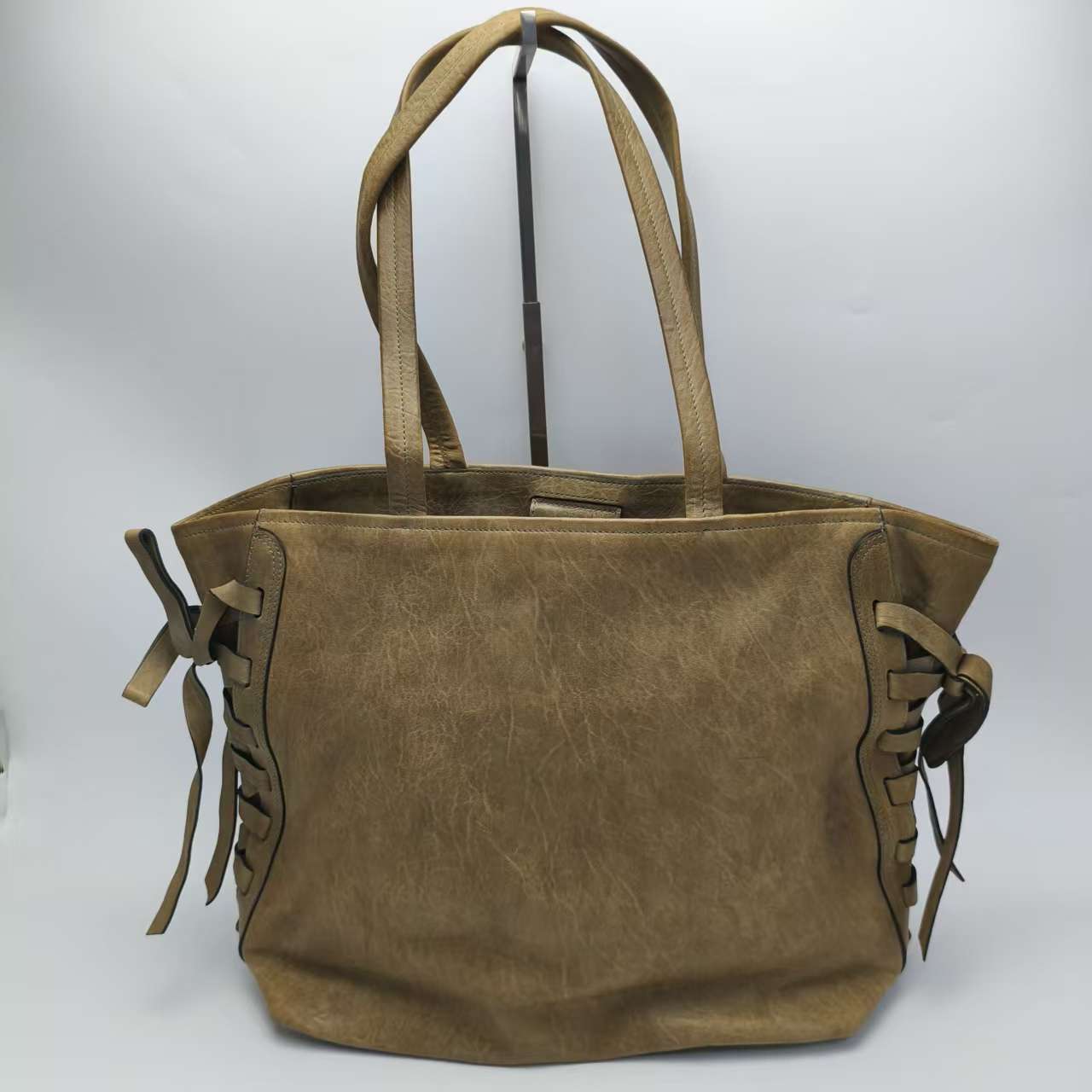 【*Shipped from: China*】Miu Miu Leather Handbag — view 2