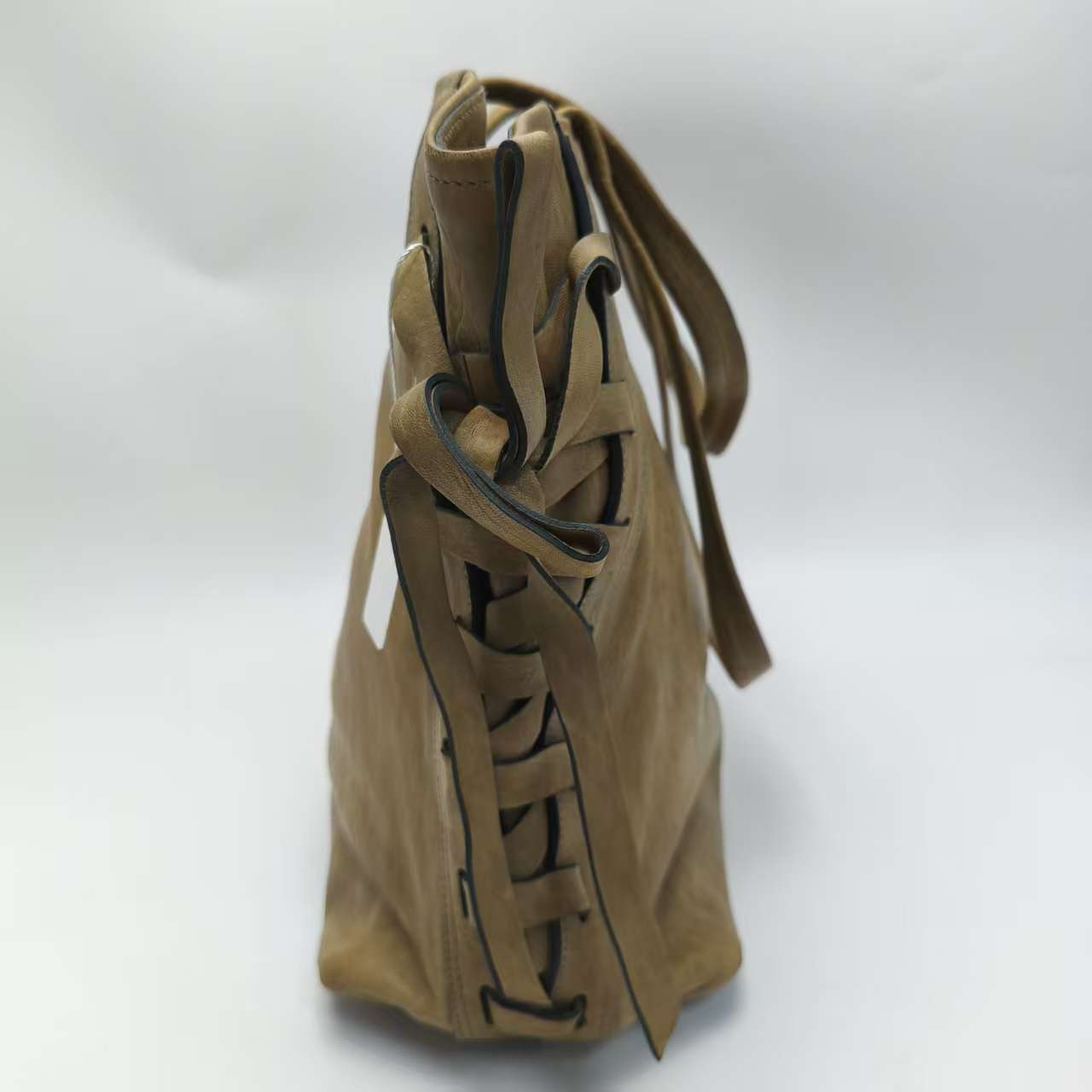 【*Shipped from: China*】Miu Miu Leather Handbag — view 3