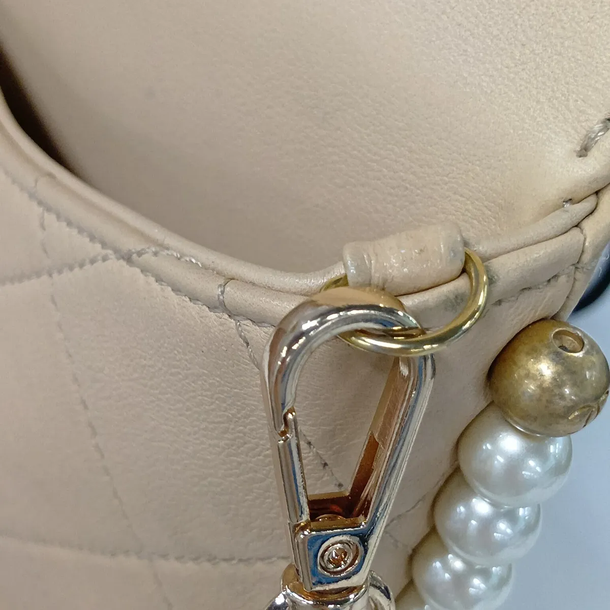 Matelassé Leather Chain Shoulder Bag, Pearl Beige, Gold Hardware, 31355304 (Serial Number 31-series), Aftermarket Strap — view 8