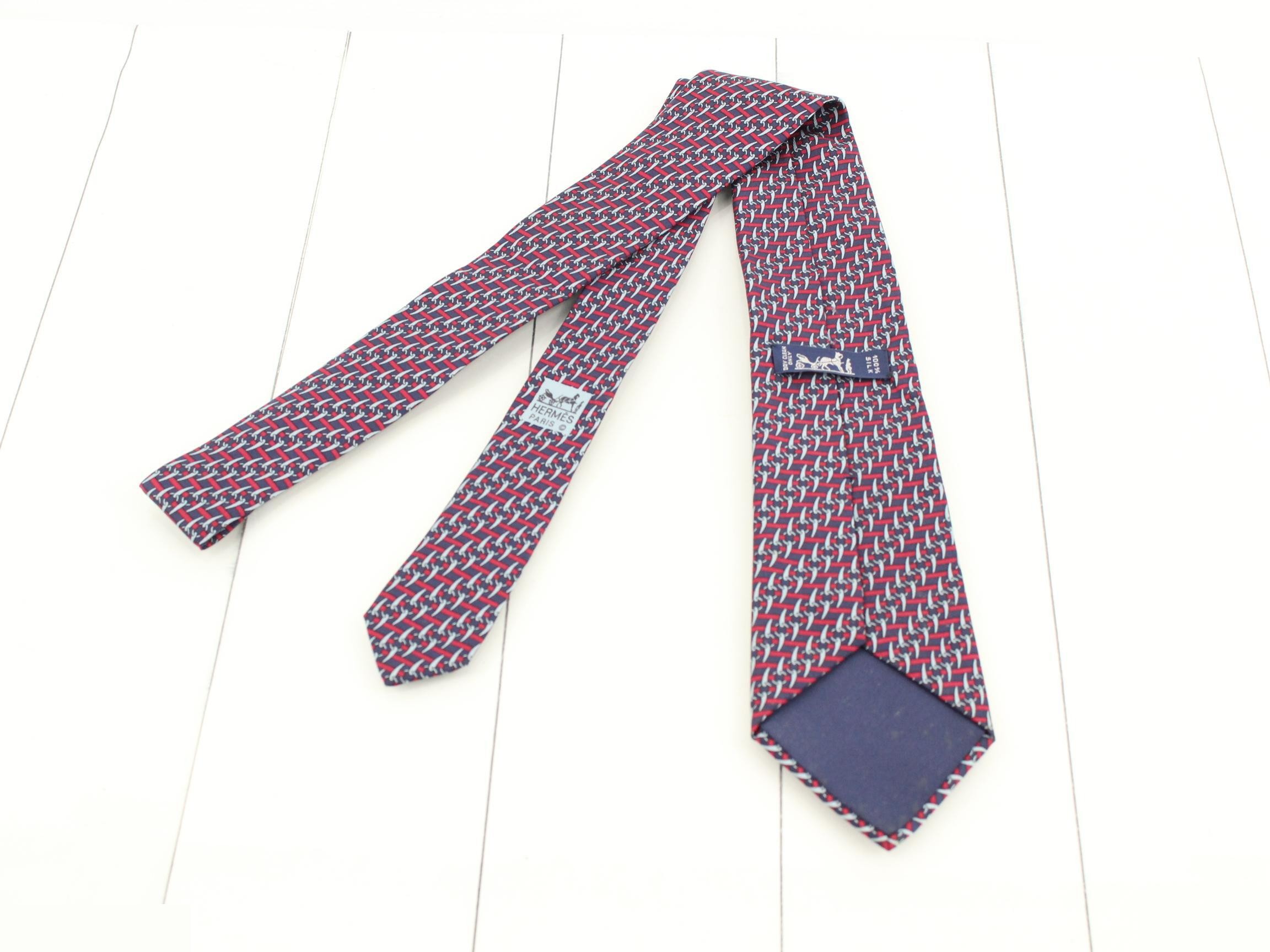 tie — view 2