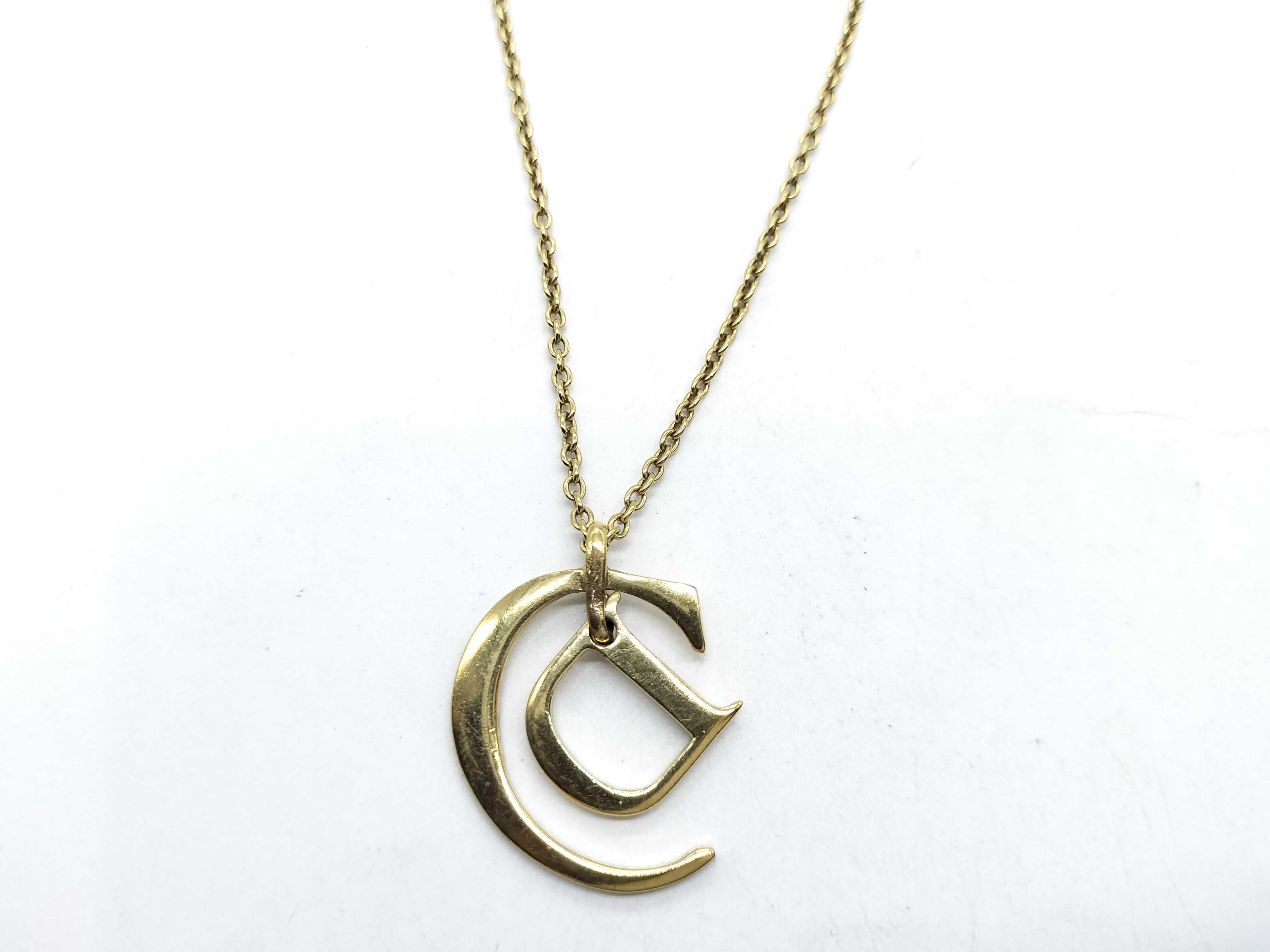 D logo gold necklace — view 2