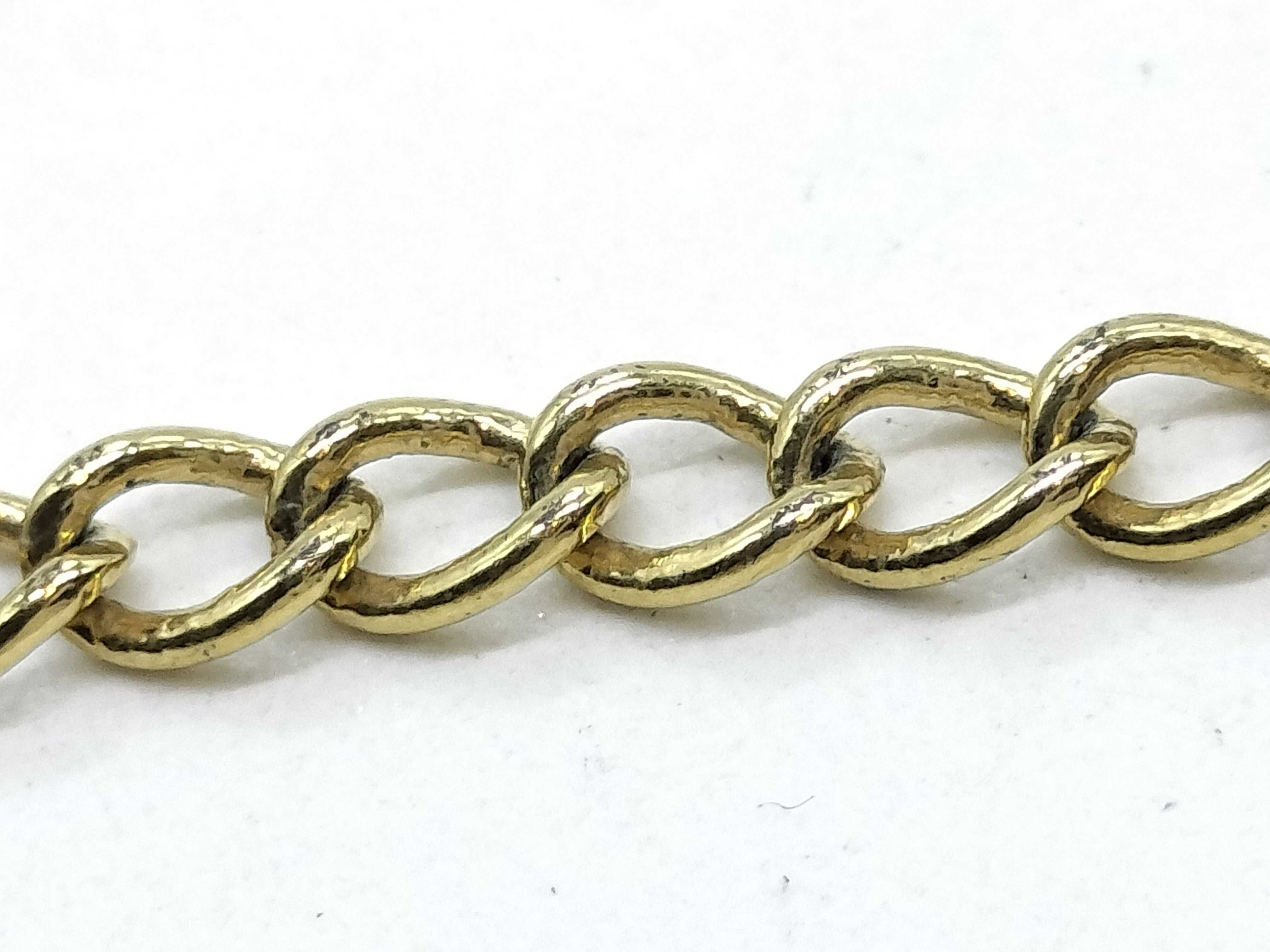 D logo gold necklace — view 9