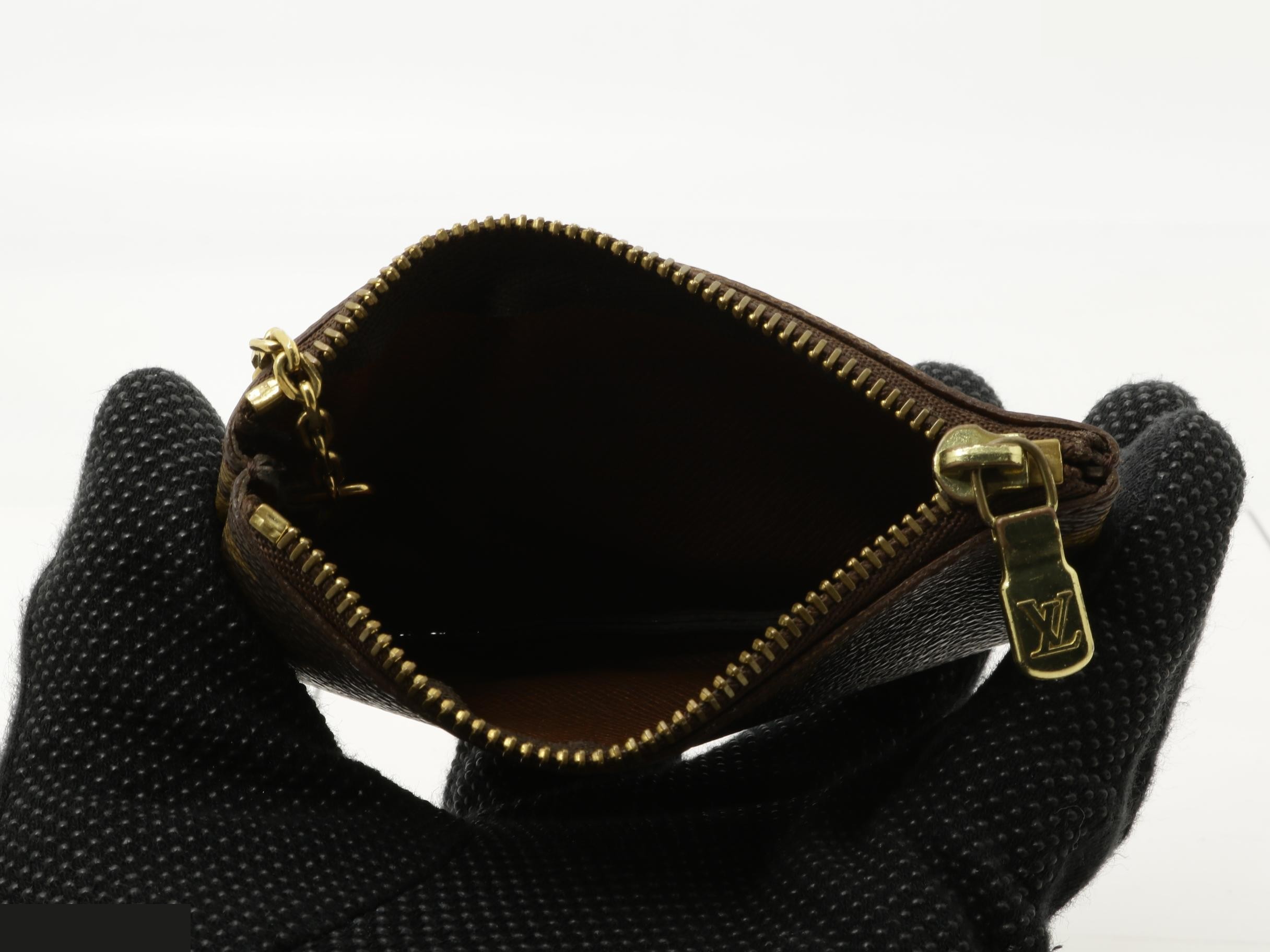 Coin case — view 4