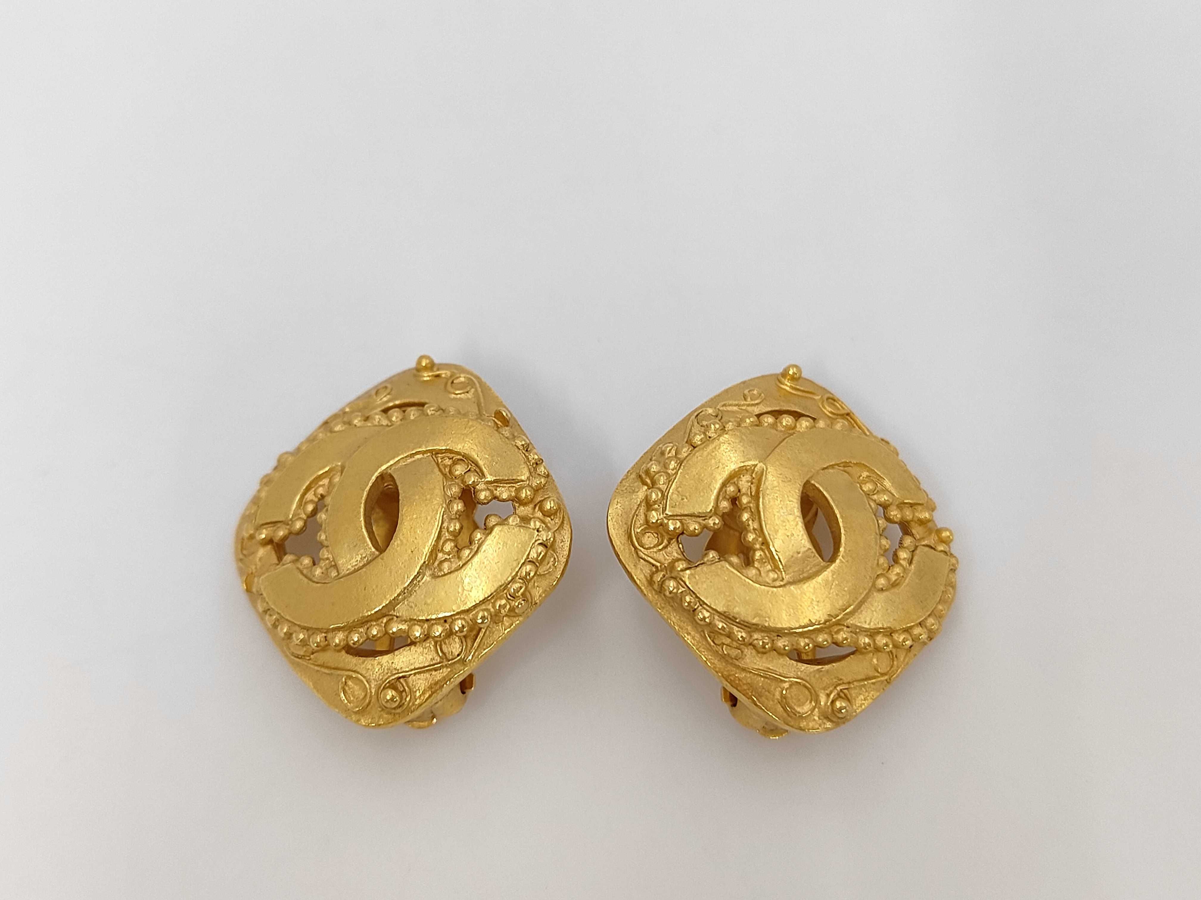 Coco Mark Diamond-Shaped Earrings 96A Earrings