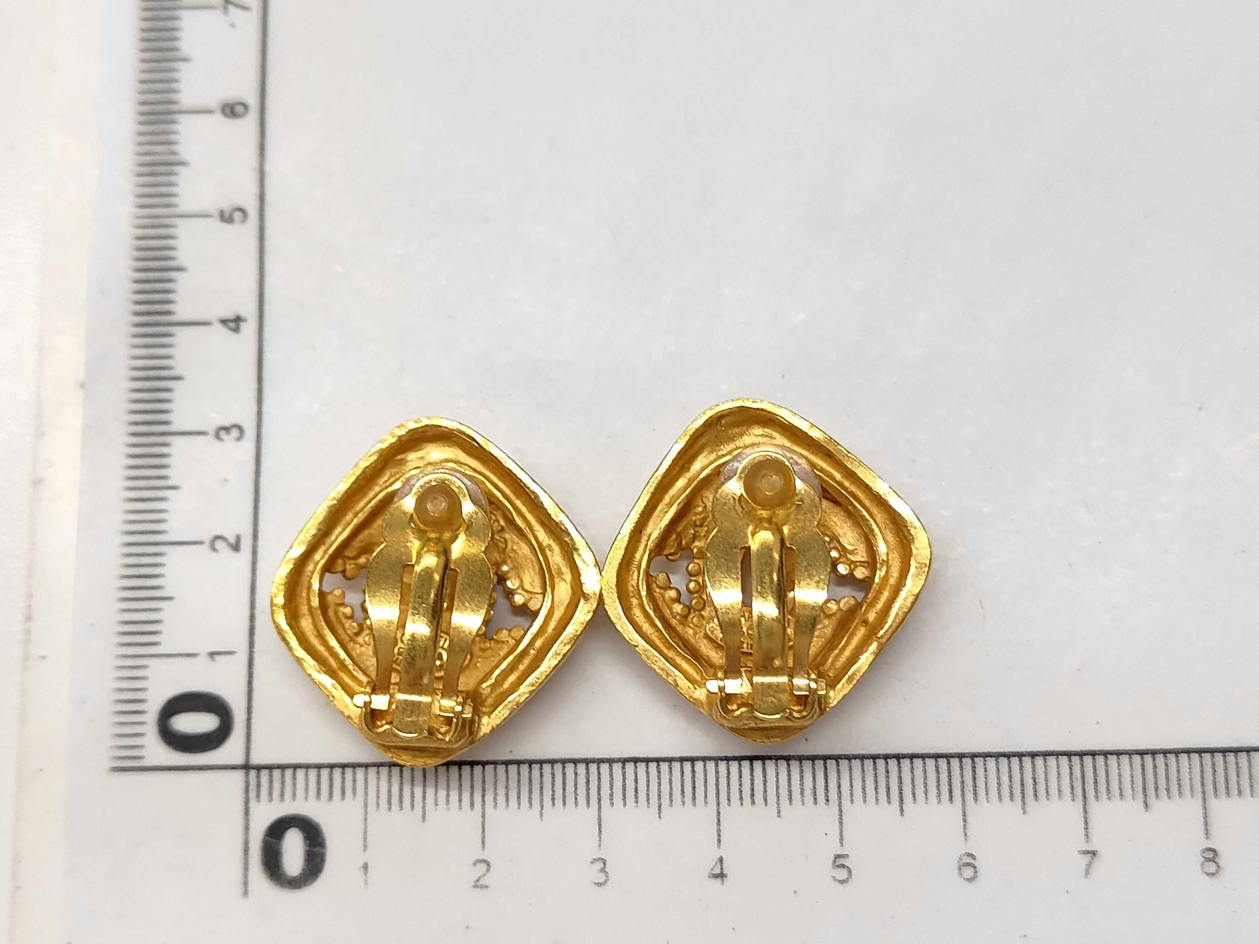 Coco Mark Diamond-Shaped Earrings 96A Earrings — view 6