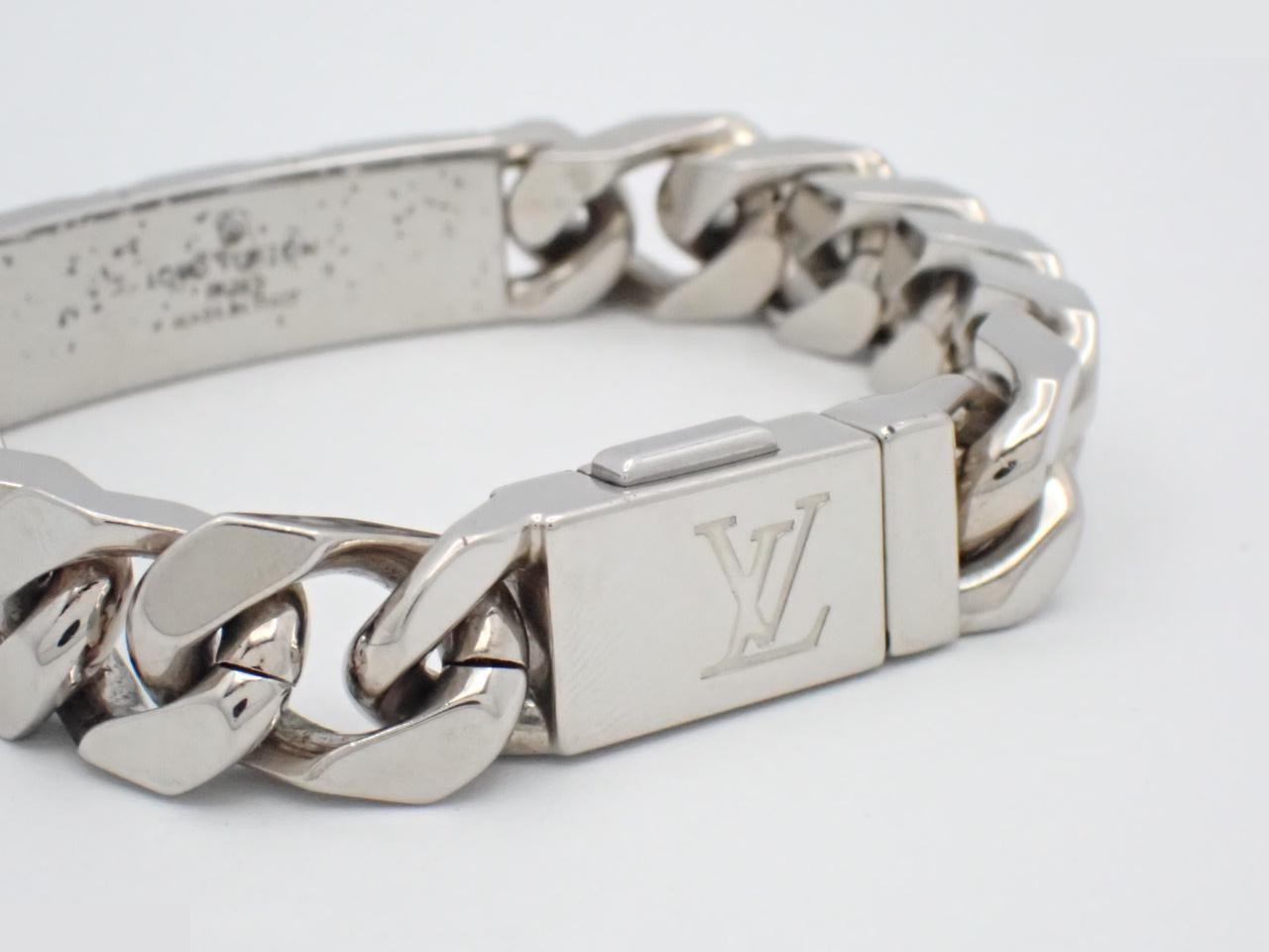 Chain bracelet with monogram pattern; wrist circumference approximately 18 cm. — view 3