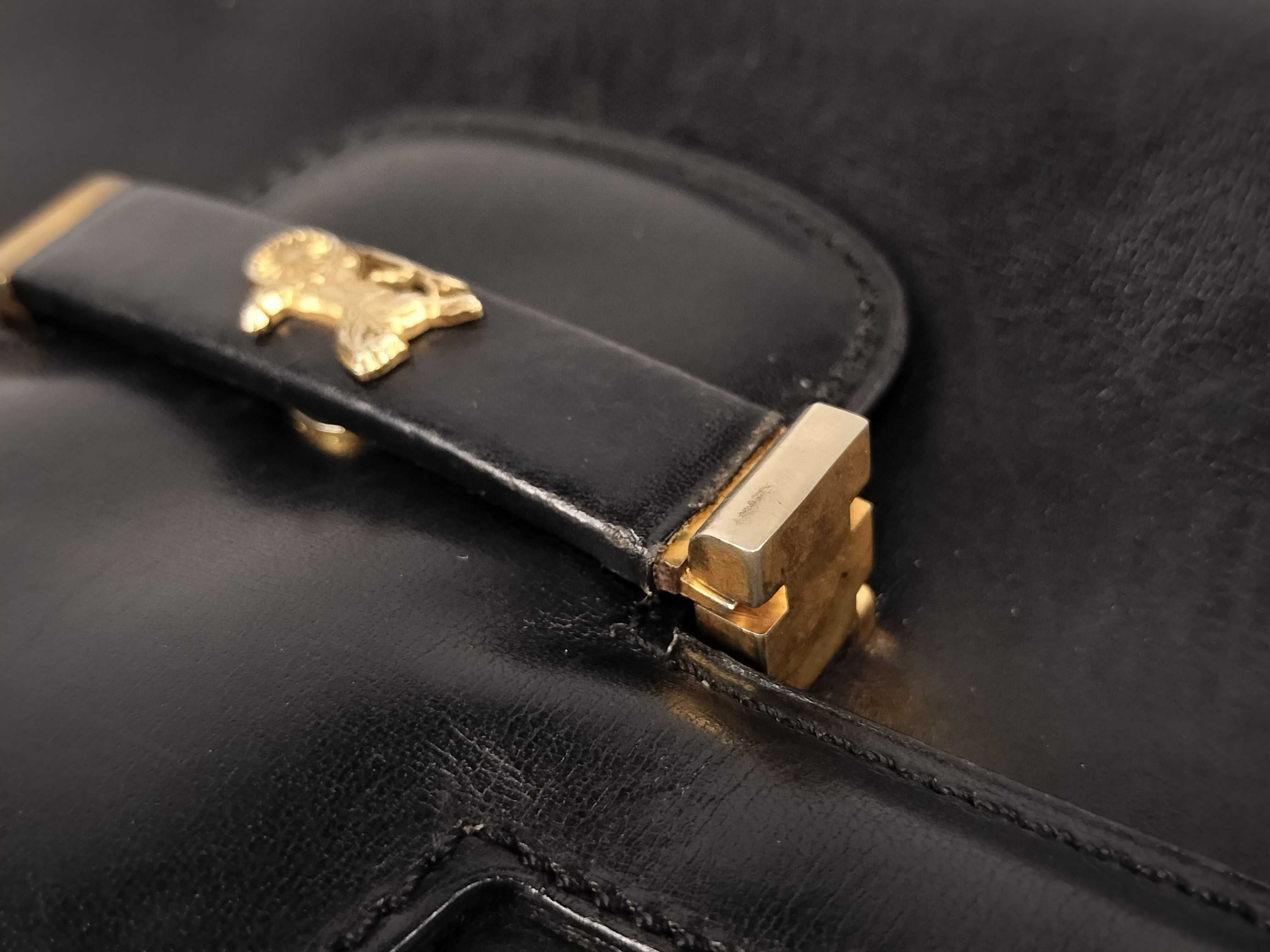 Carriage Hardware Shoulder Bag Black Leather Shoulder Bag — view 15