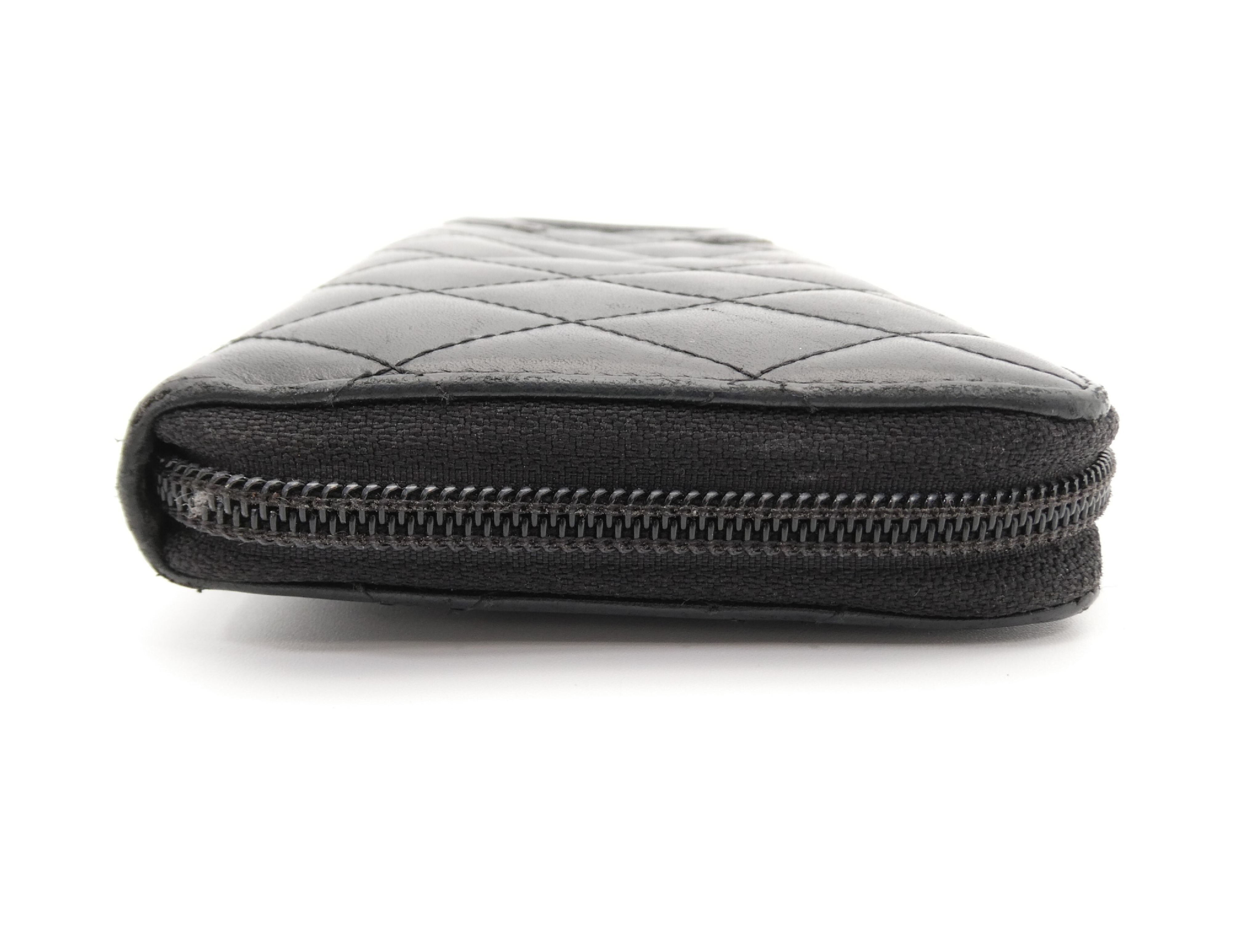 Cambon Line Matelasse Coco Mark Round Zipper Wallet — view 4