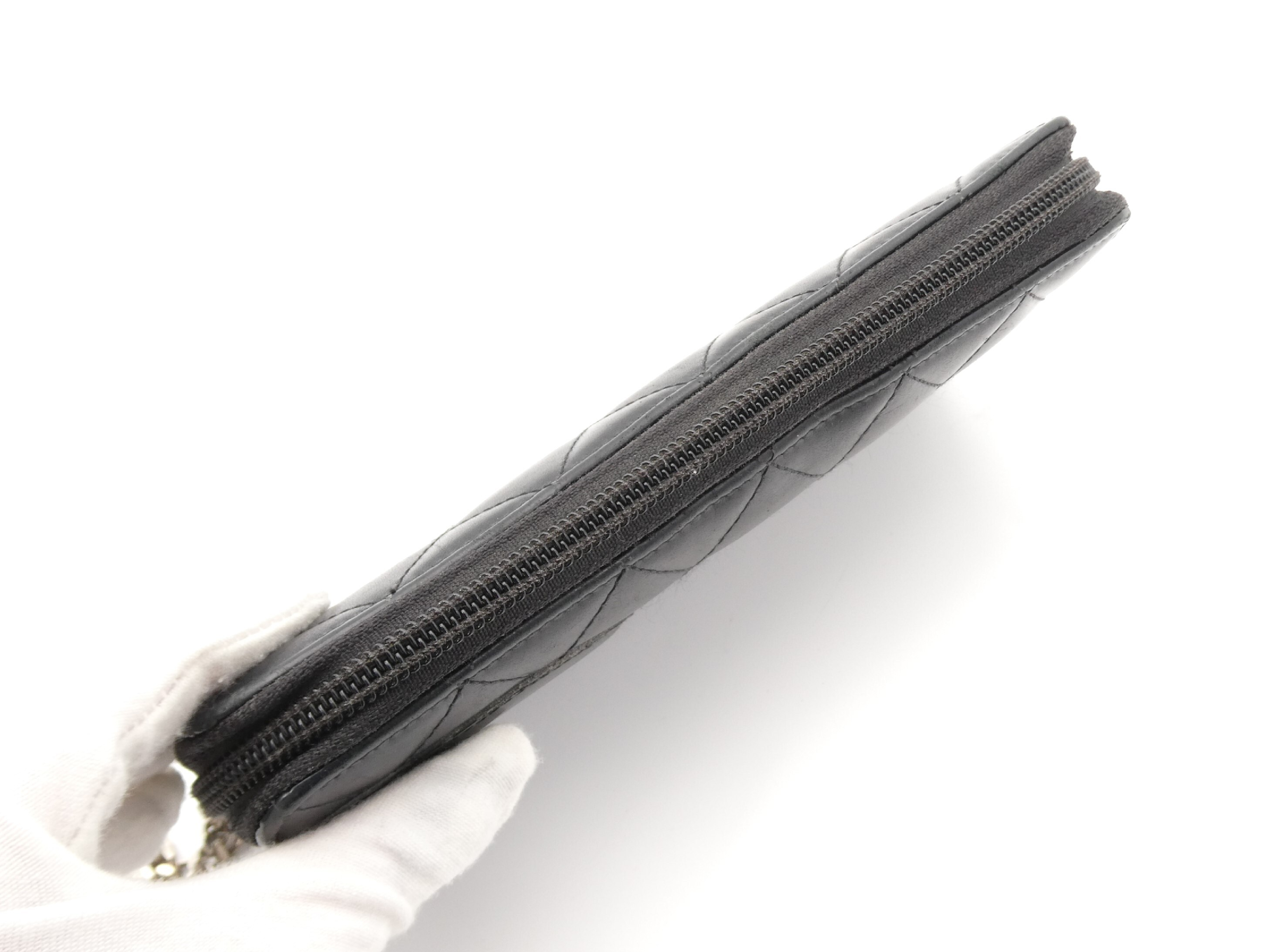 Cambon Line Matelasse Coco Mark Round Zipper Wallet — view 6