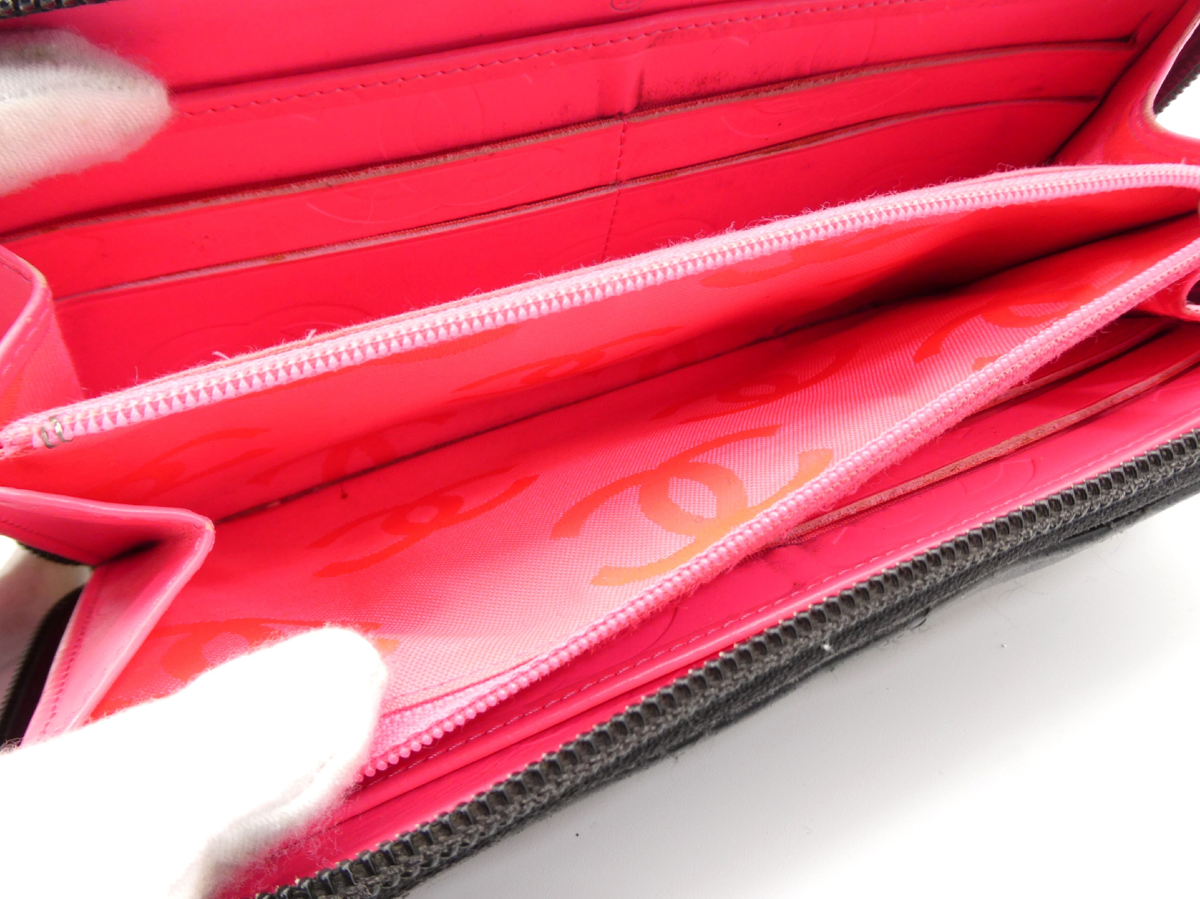 Cambon Line Matelasse Coco Mark Round Zipper Wallet — view 8