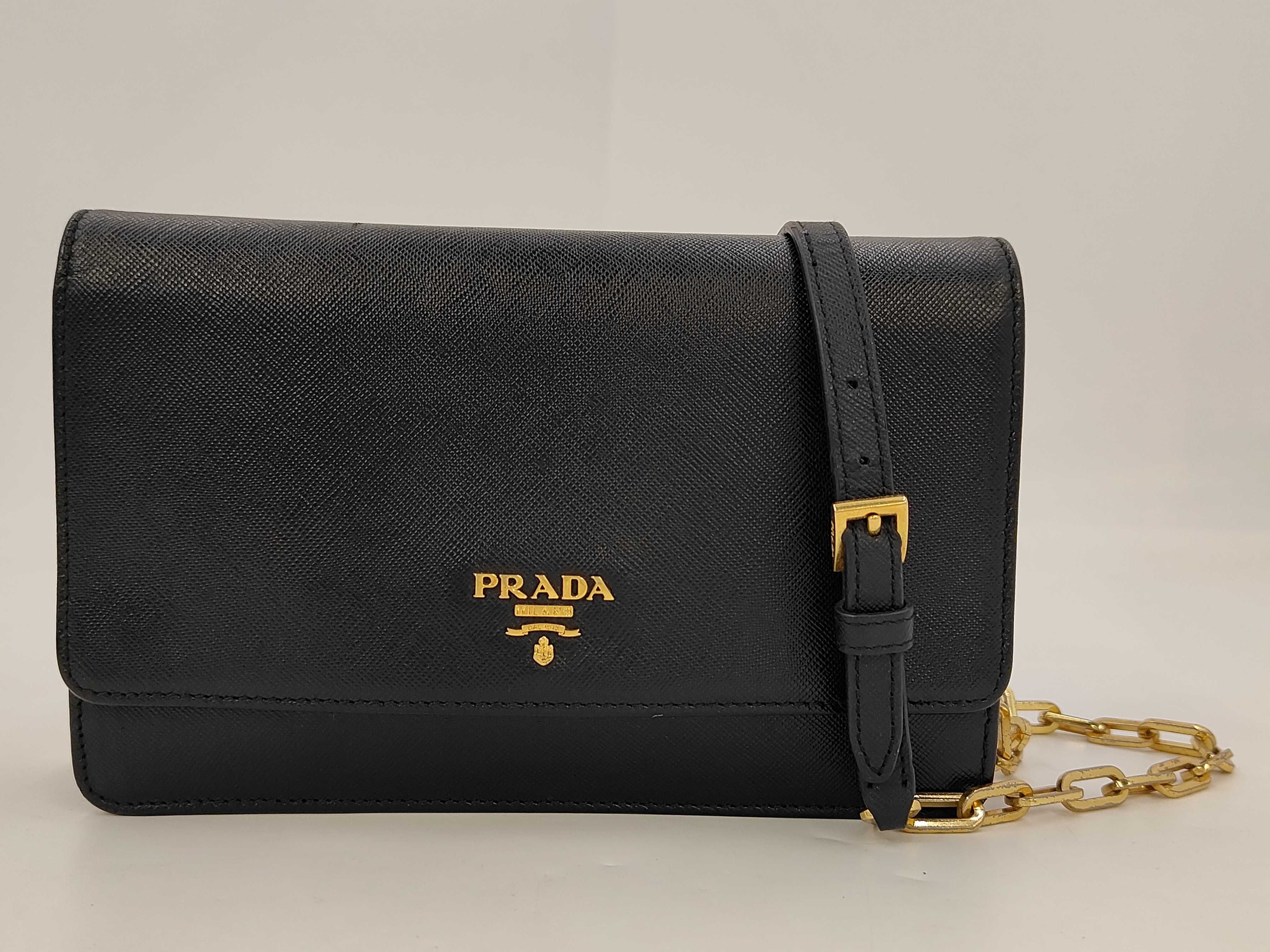 Saffiano Wallet with Chain