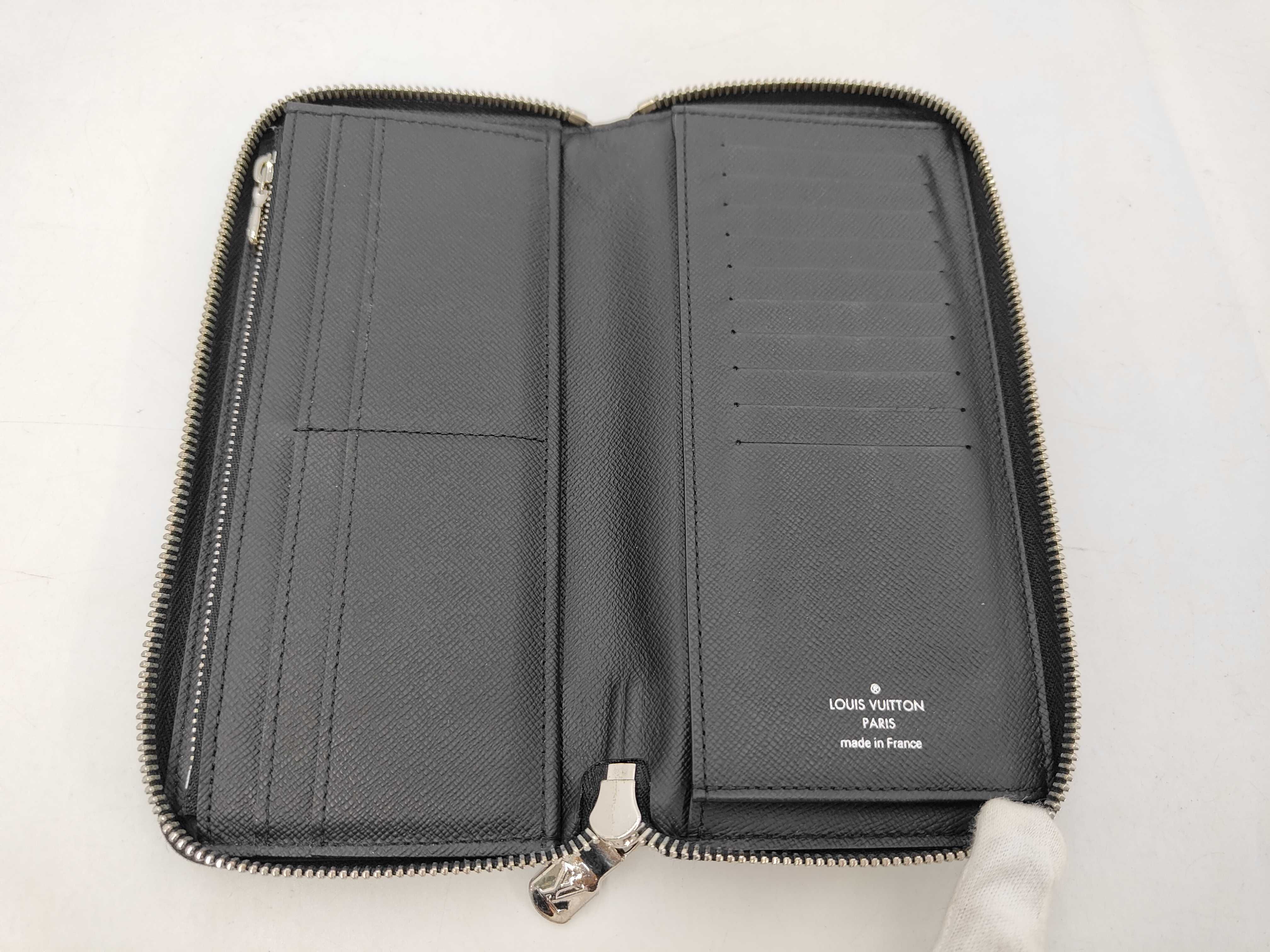 Taiga Zippy Vertical Wallet with IC Tag and Silver Hardware — view 4