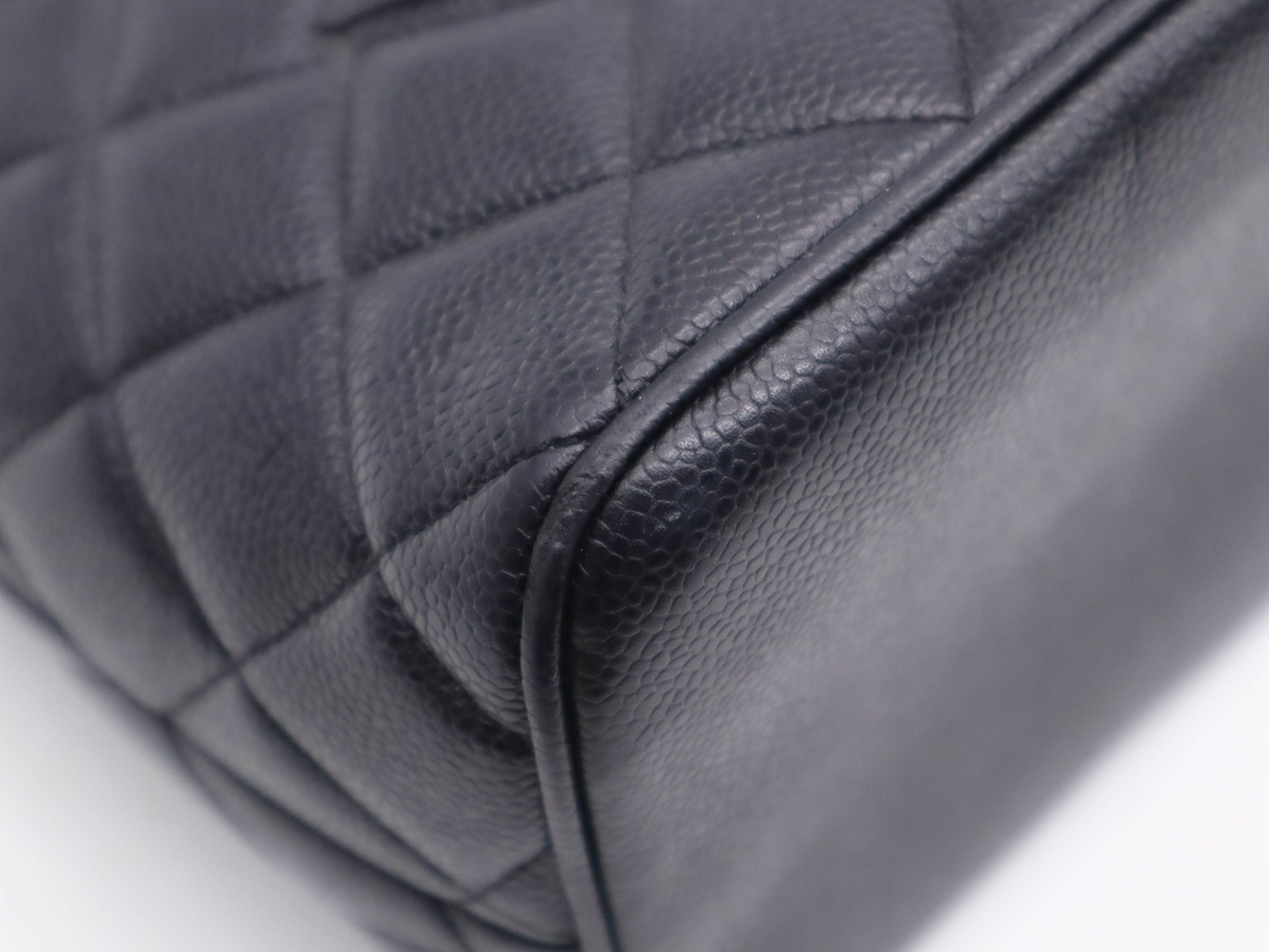 Caviar Skin Matelassé Reissue Black Seal 7544186 Tote Bag — view 10