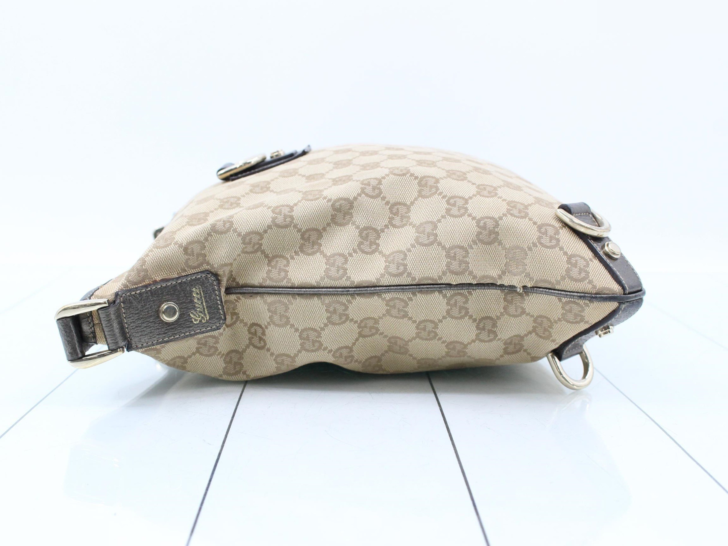 GG Canvas Shoulder Bag — view 4