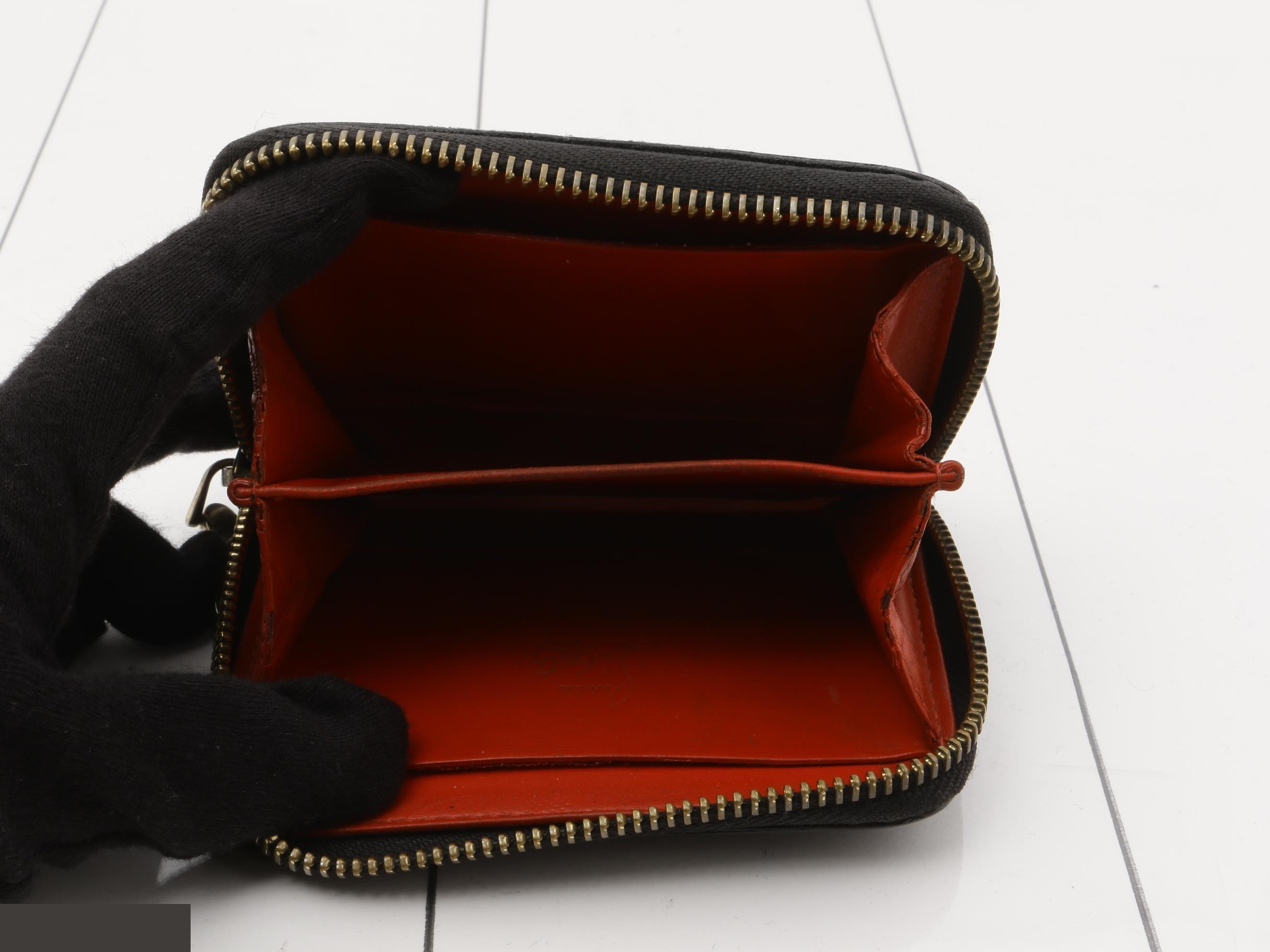Other lines: Bags and Wallets — view 4