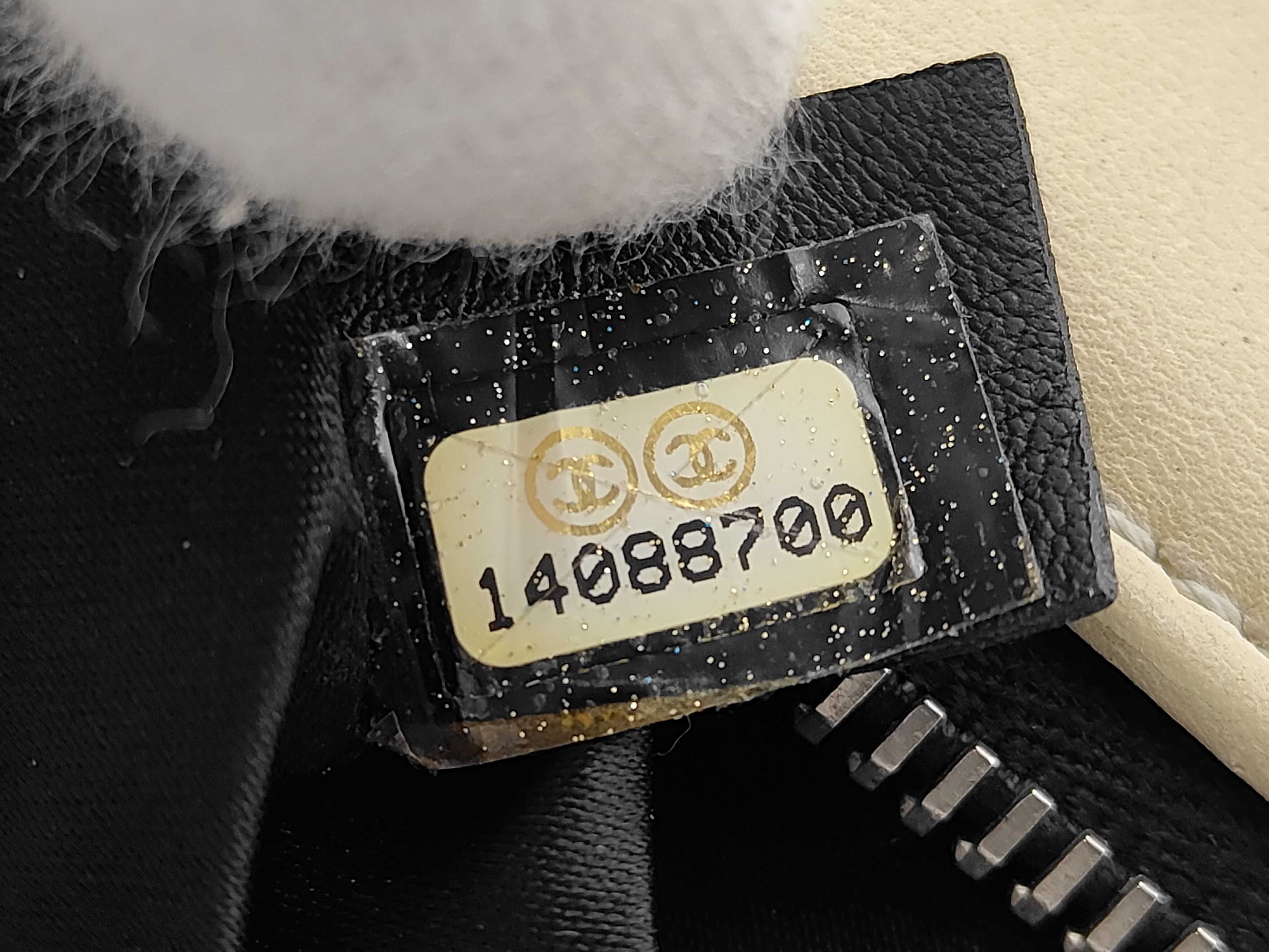Lambskin Matelassé Gradient Chain Shoulder Bag (Serial No. 14) — view 11