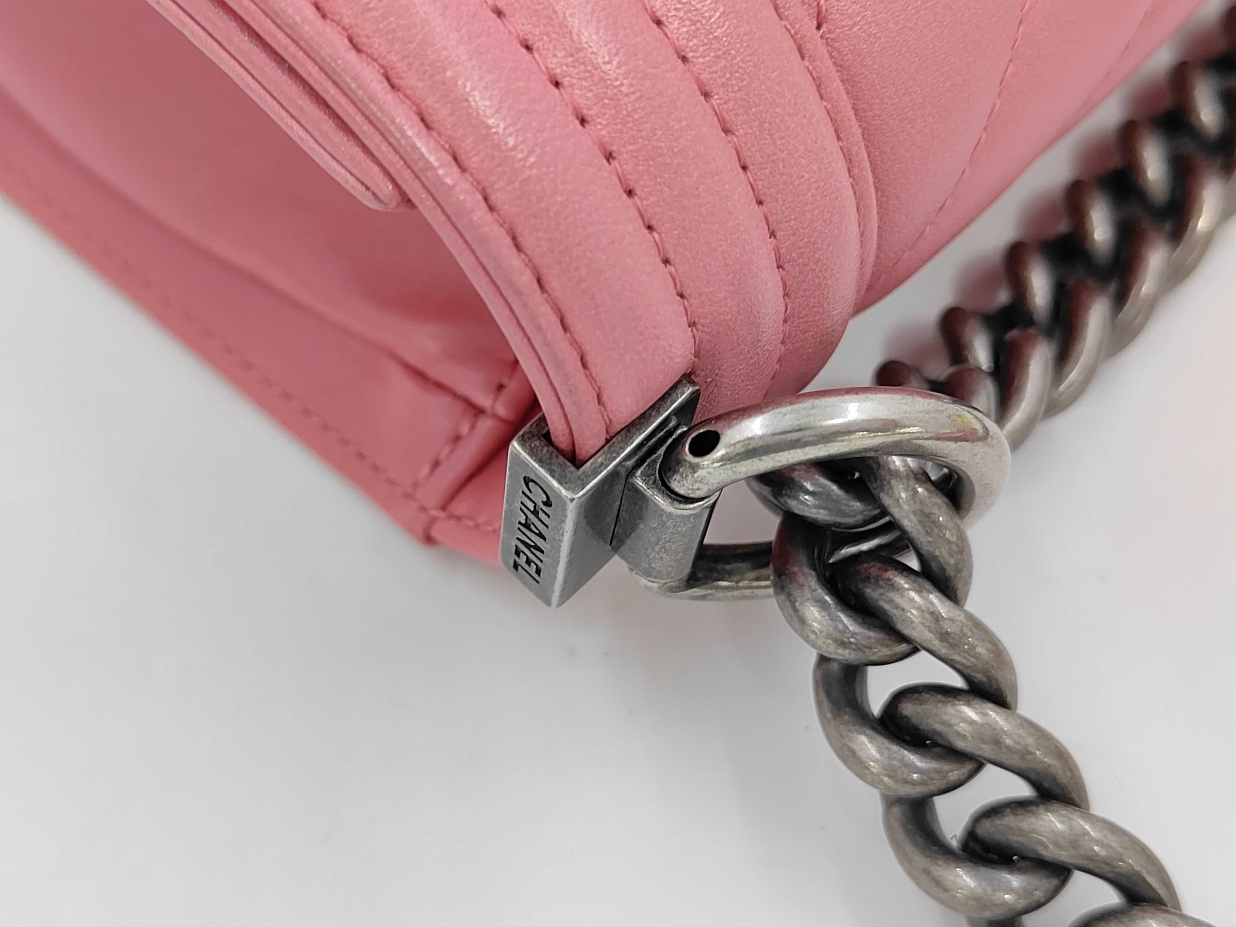 Boy Chanel Lambskin V-Stitch Shoulder Bag — view 5