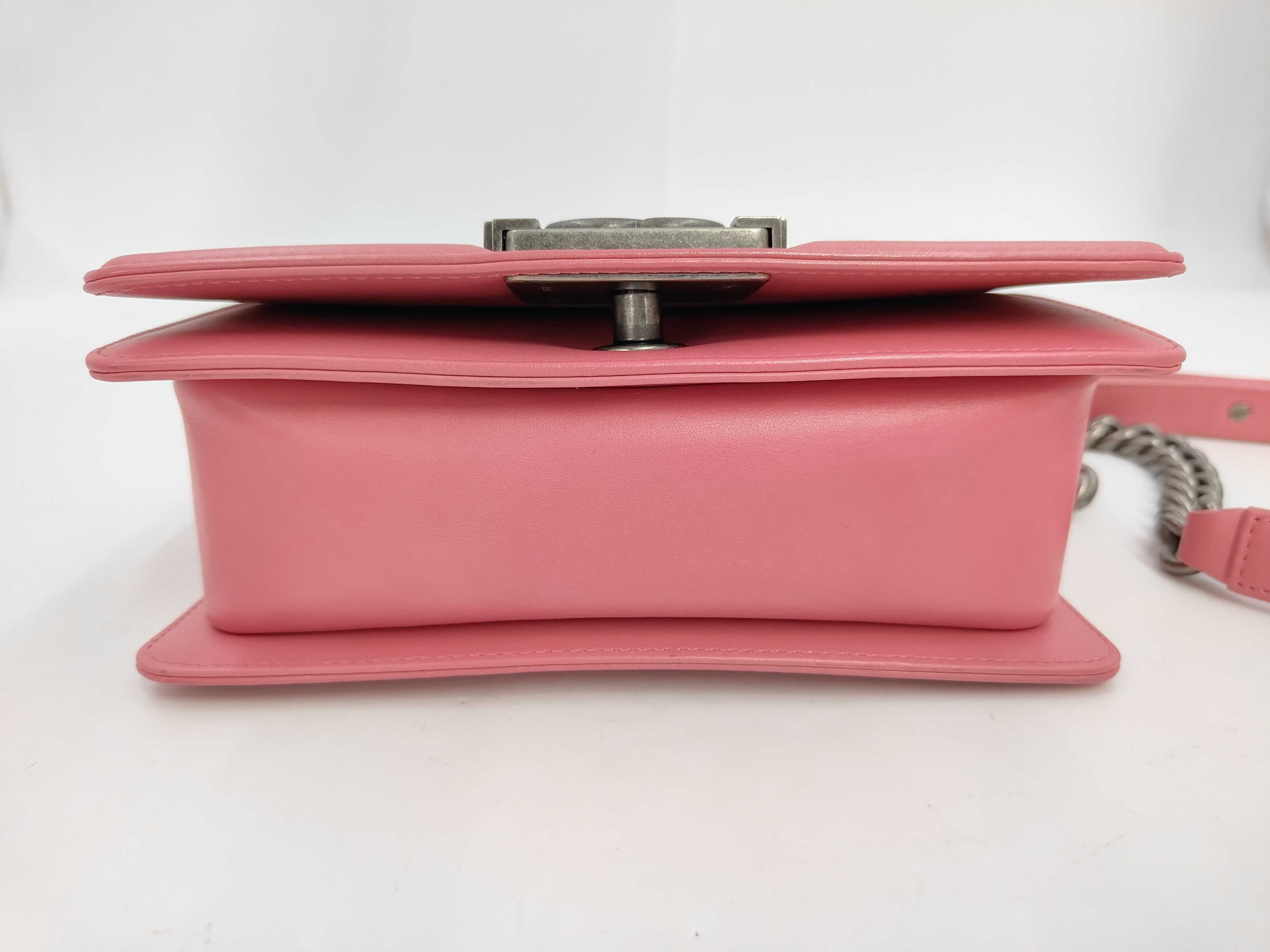 Boy Chanel Lambskin V-Stitch Shoulder Bag — view 6