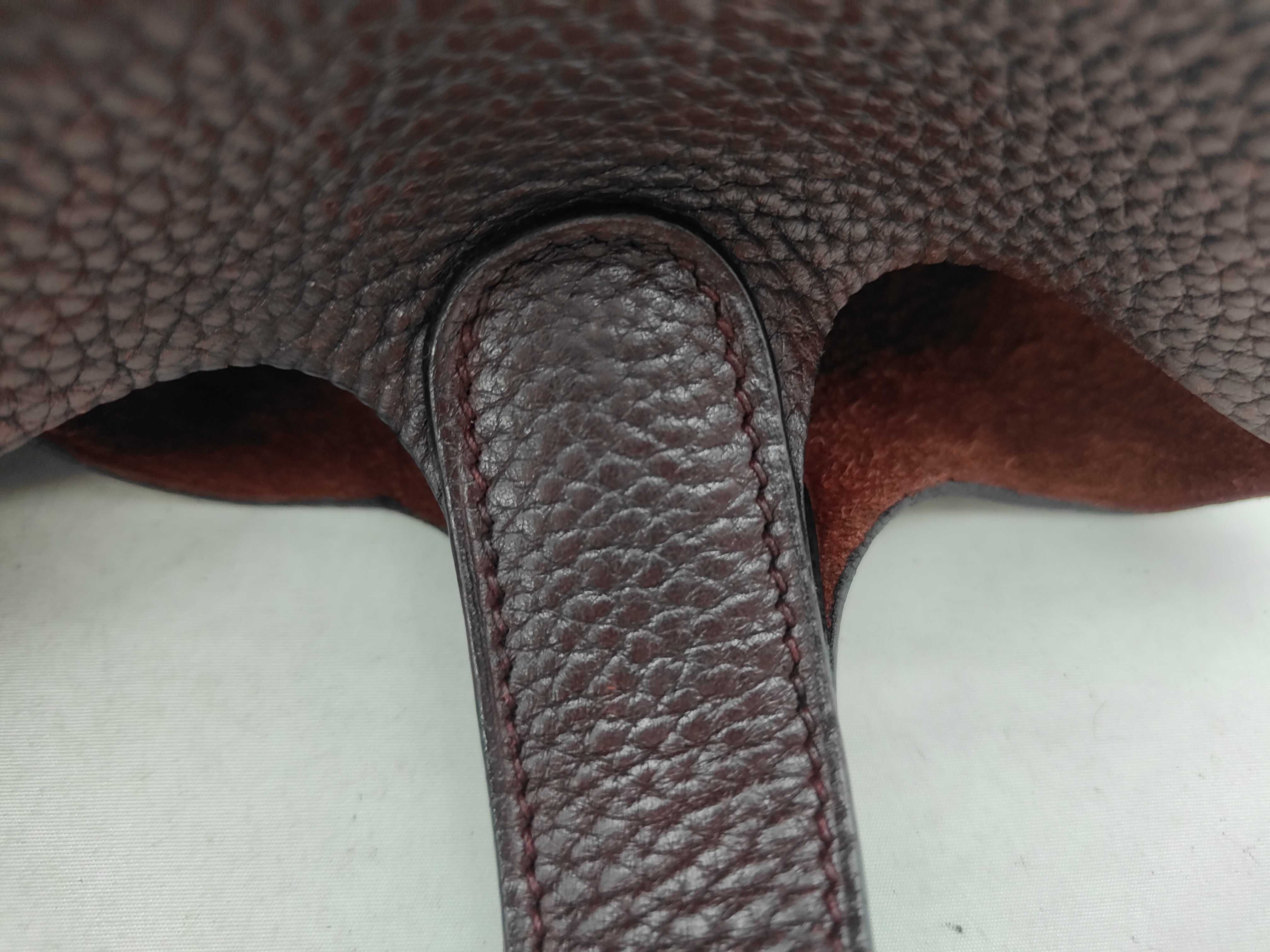 Picotin Lock MM Taurillon Clemence Bordeaux Silver Hardware M Stamp Handbag — view 5