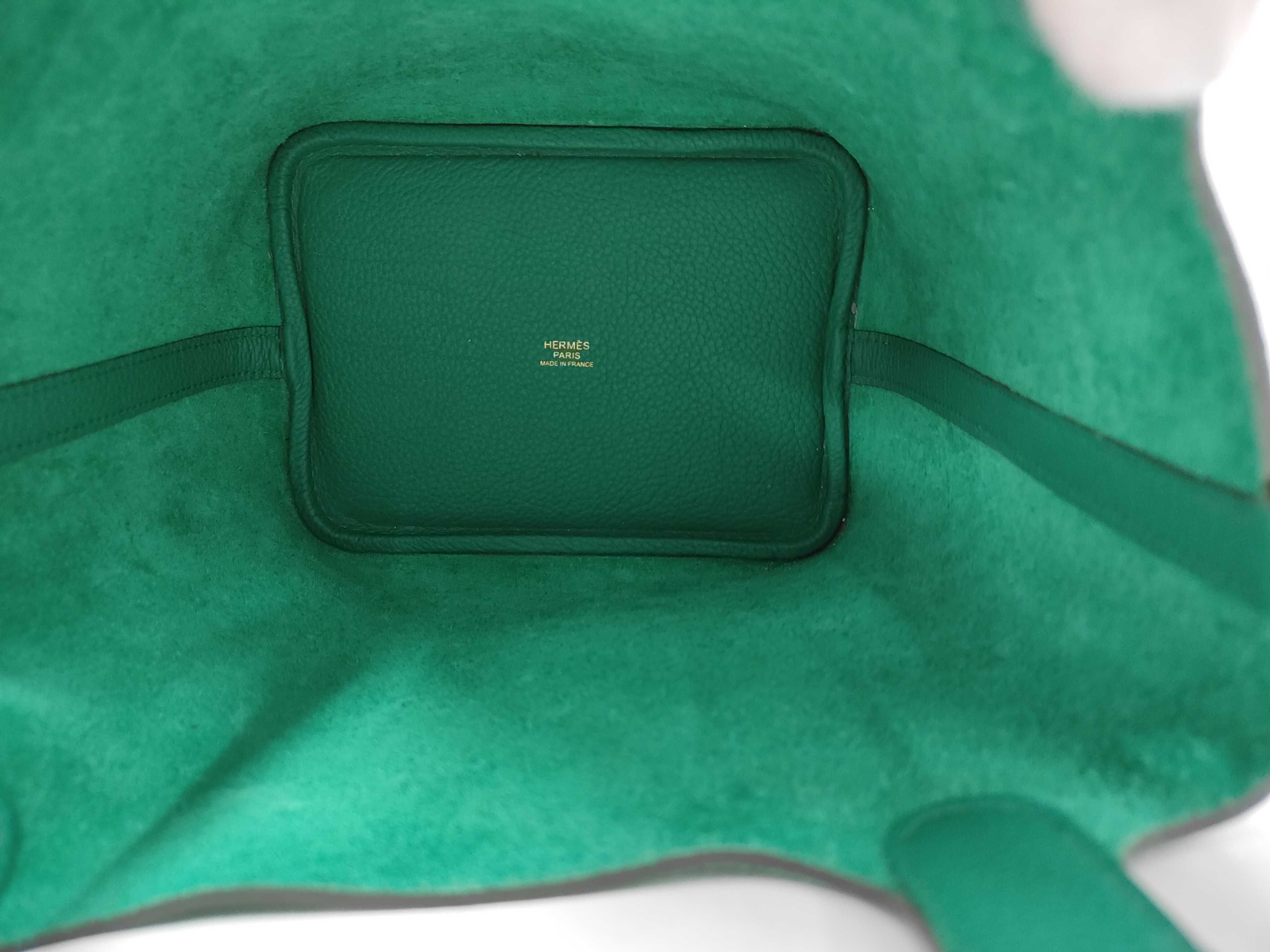 Picotin Lock 18 Green Gold Hardware U Stamp Handbag — view 8