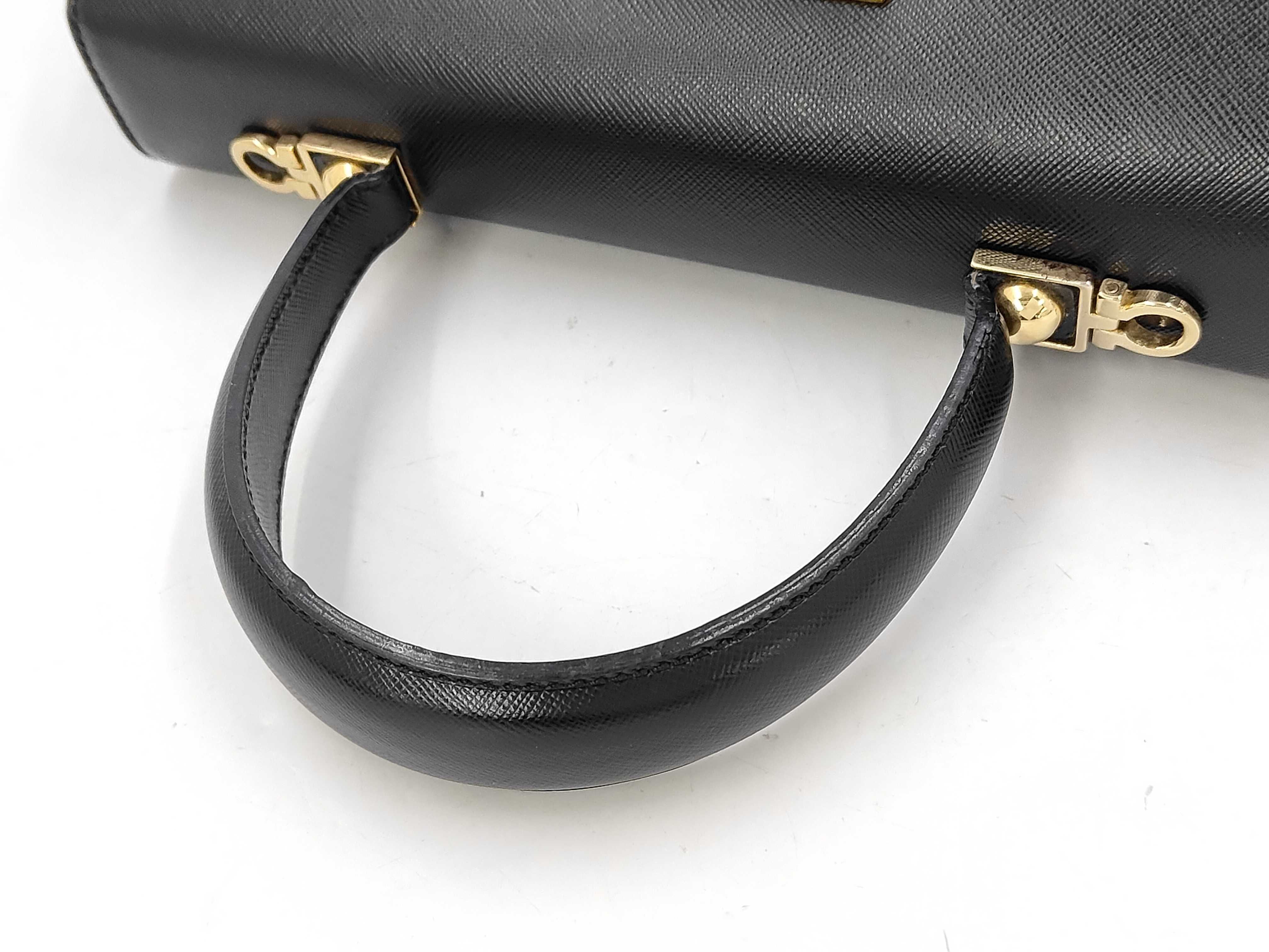 Ferragamo Shoulder Bag Handbag — view 3