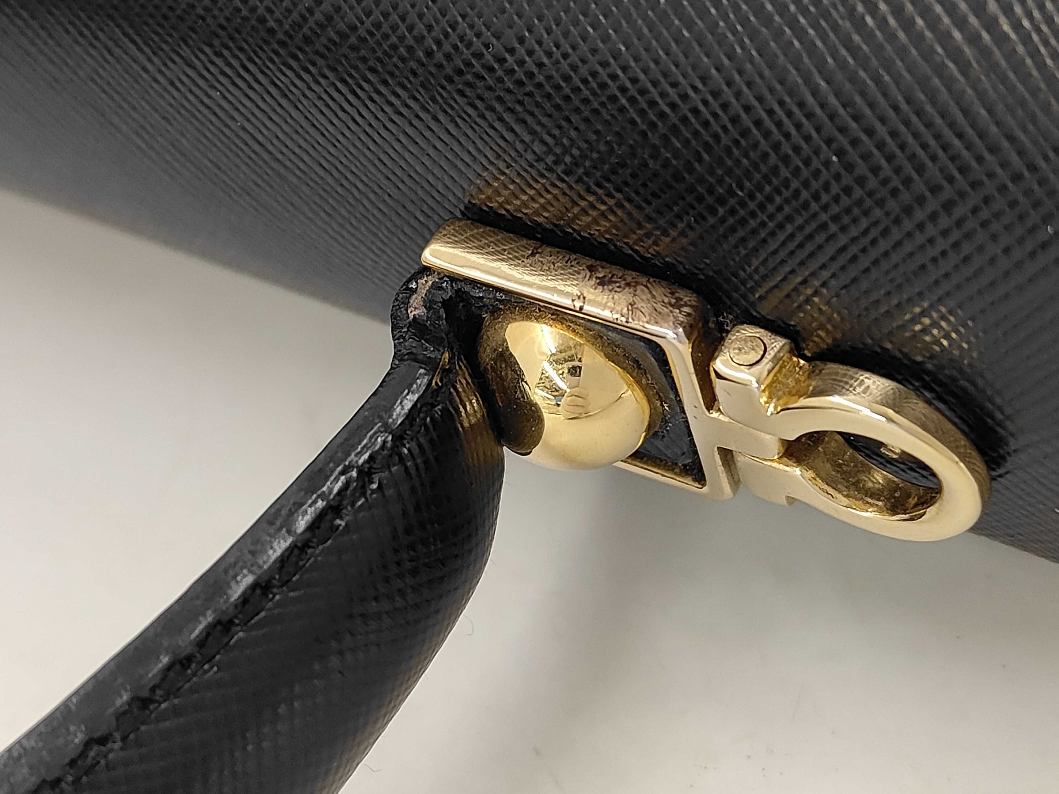 Ferragamo Shoulder Bag Handbag — view 5