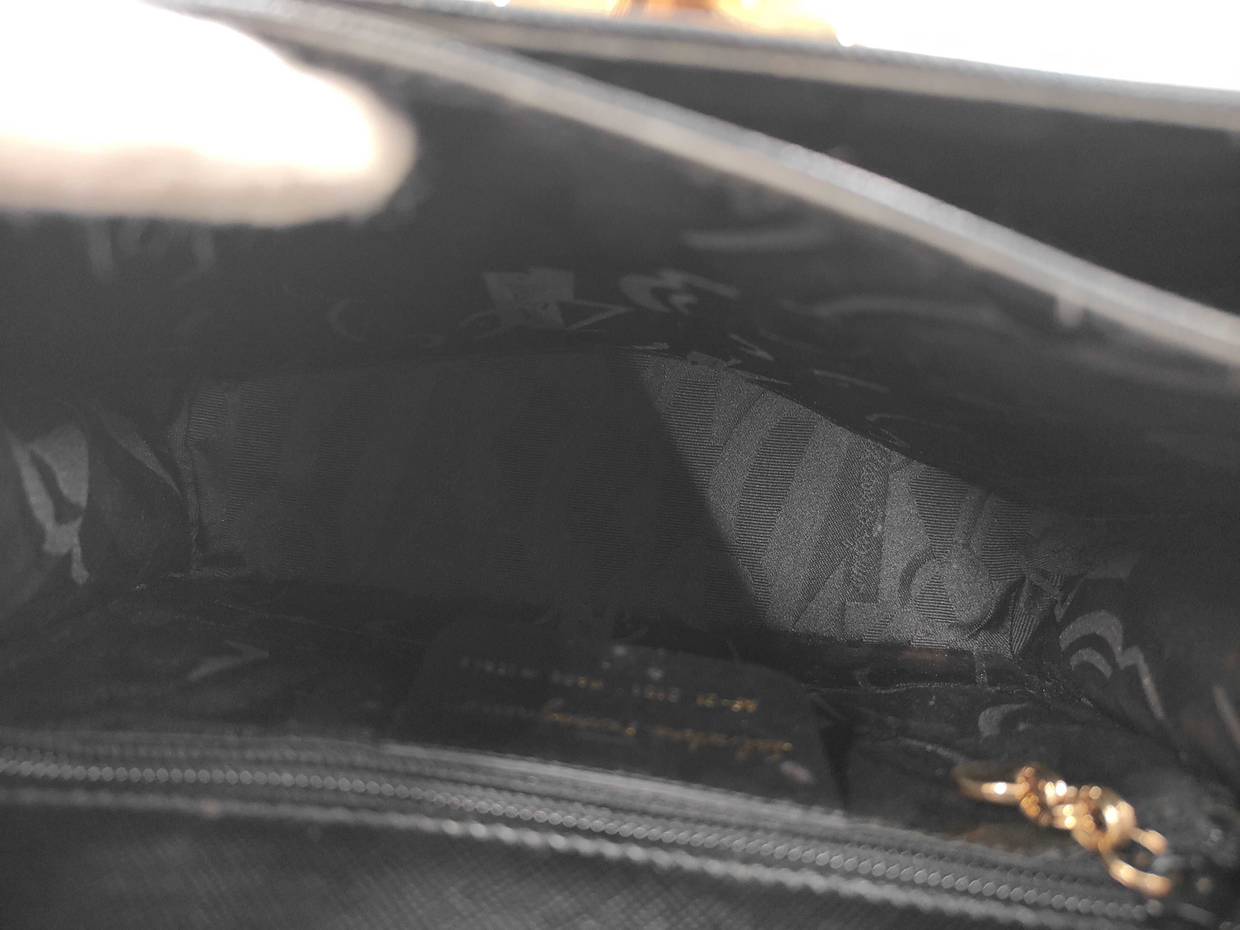 Ferragamo Shoulder Bag Handbag — view 9