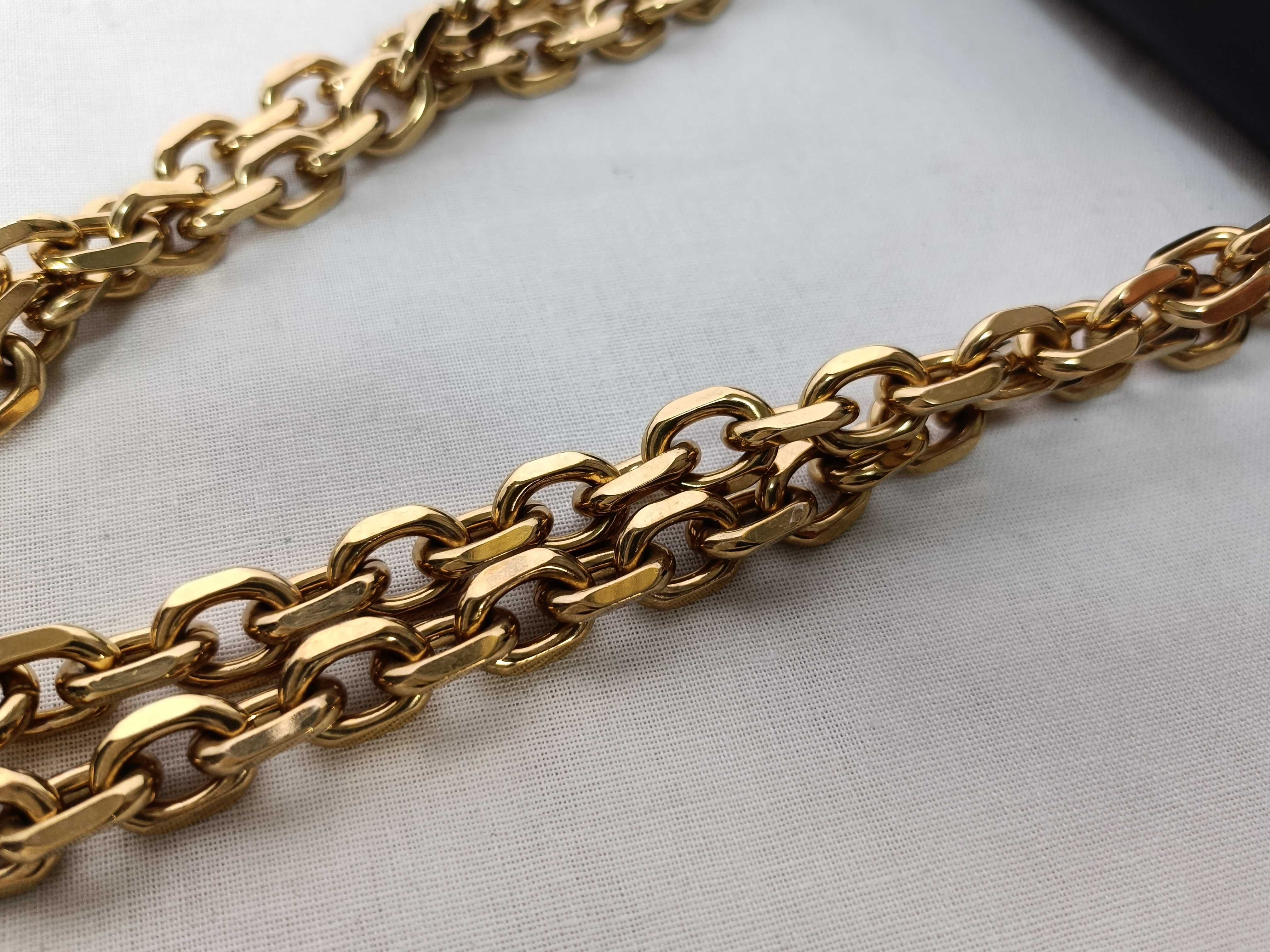 C Small Chain Shoulder Bag — view 5