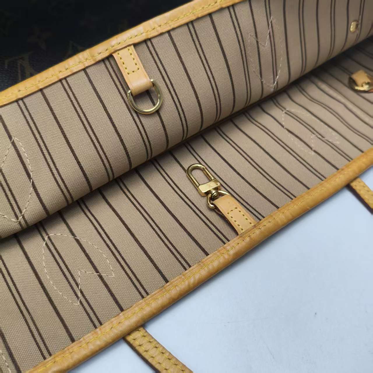 【*Shipped from: China*】LOUIS VUITTON PU Handbag — view 11