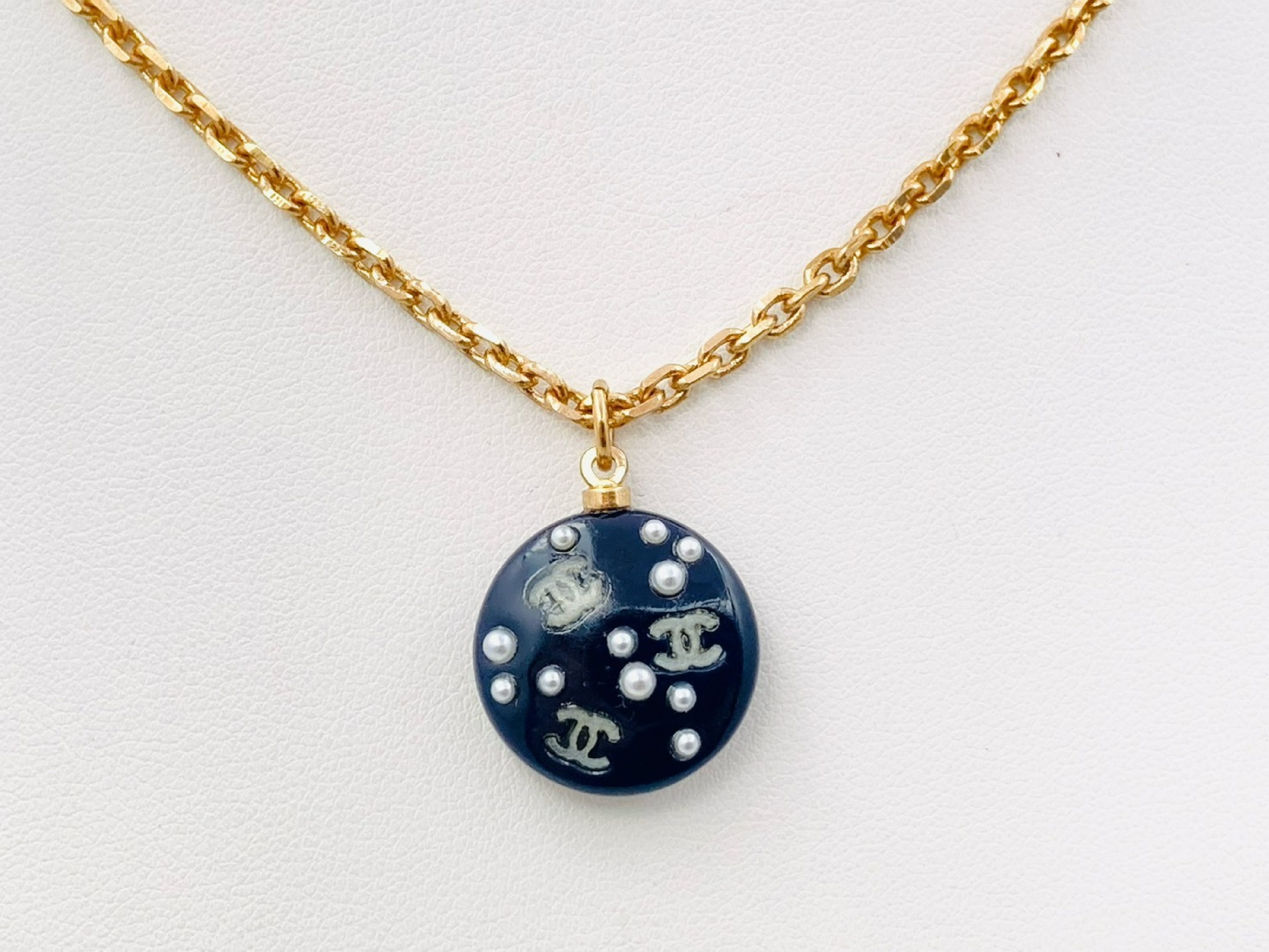 Coco Mark Faux Pearl Round Necklace 03P Resin Plastic Black x Gold