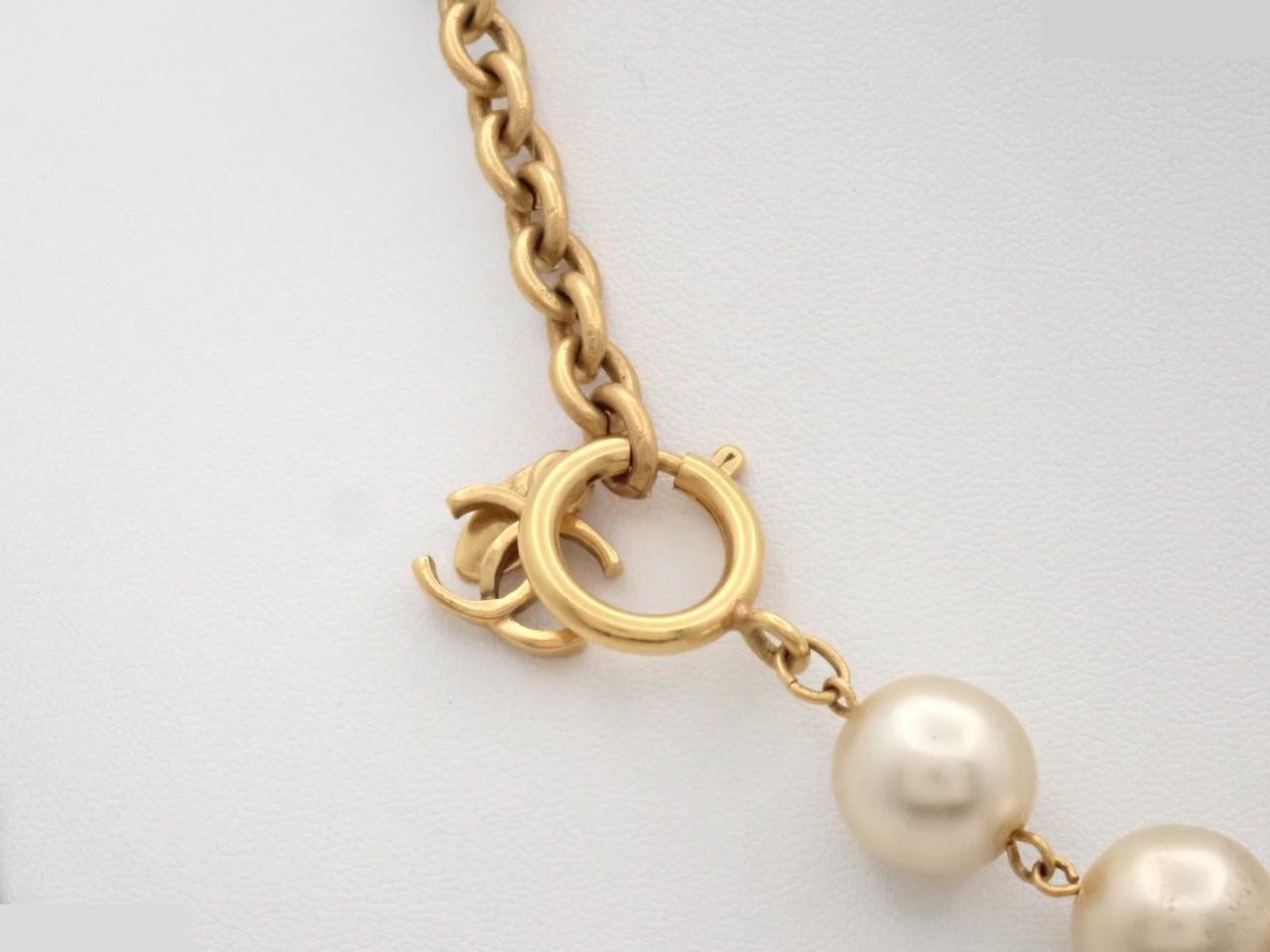Other line: Precious metal pearl necklace, neck circumference approximately 42 cm — view 2