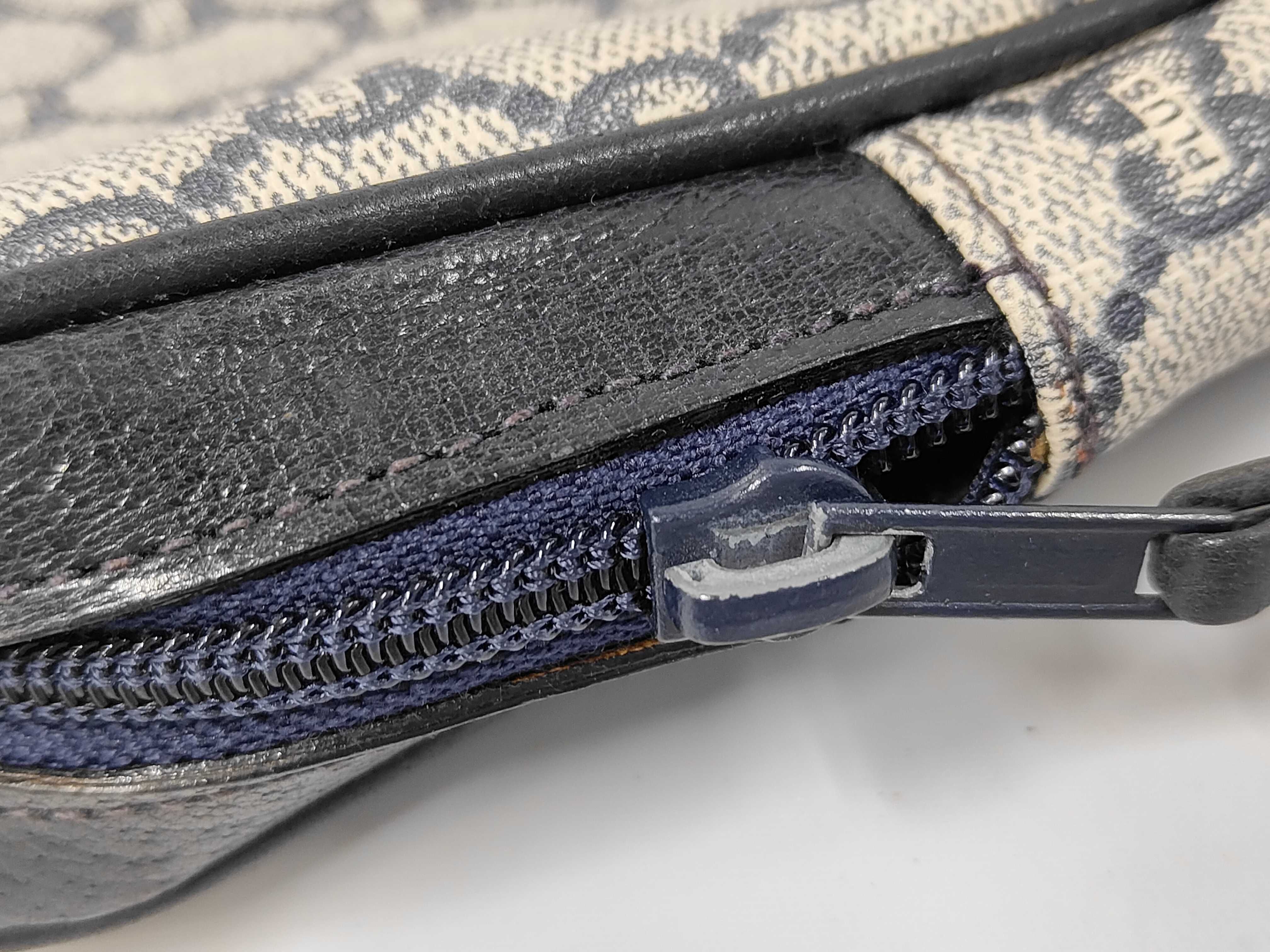 Old Gucci Shoulder Bag — view 8