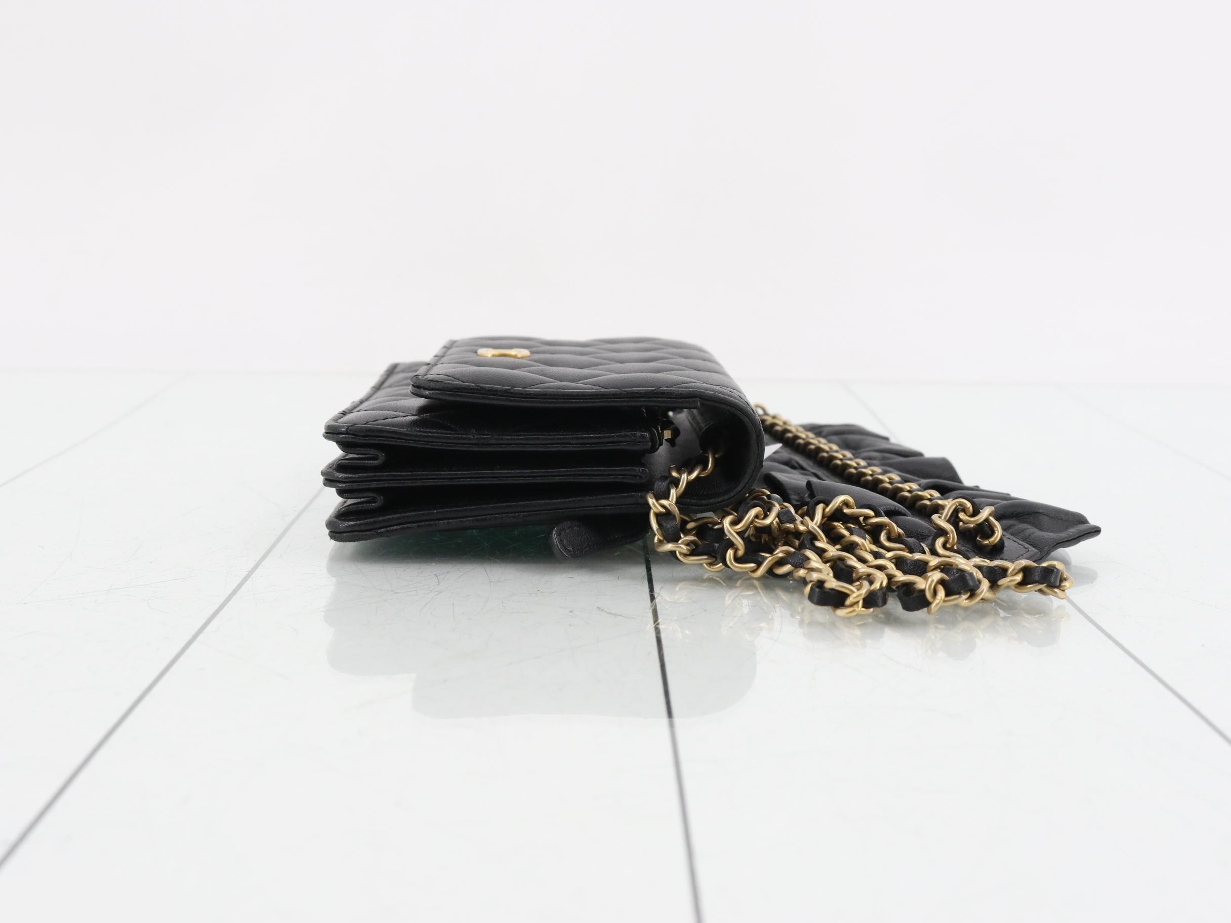 Matelassé shoulder bag, chain shoulder bag, wallet, Coco Mark — view 3