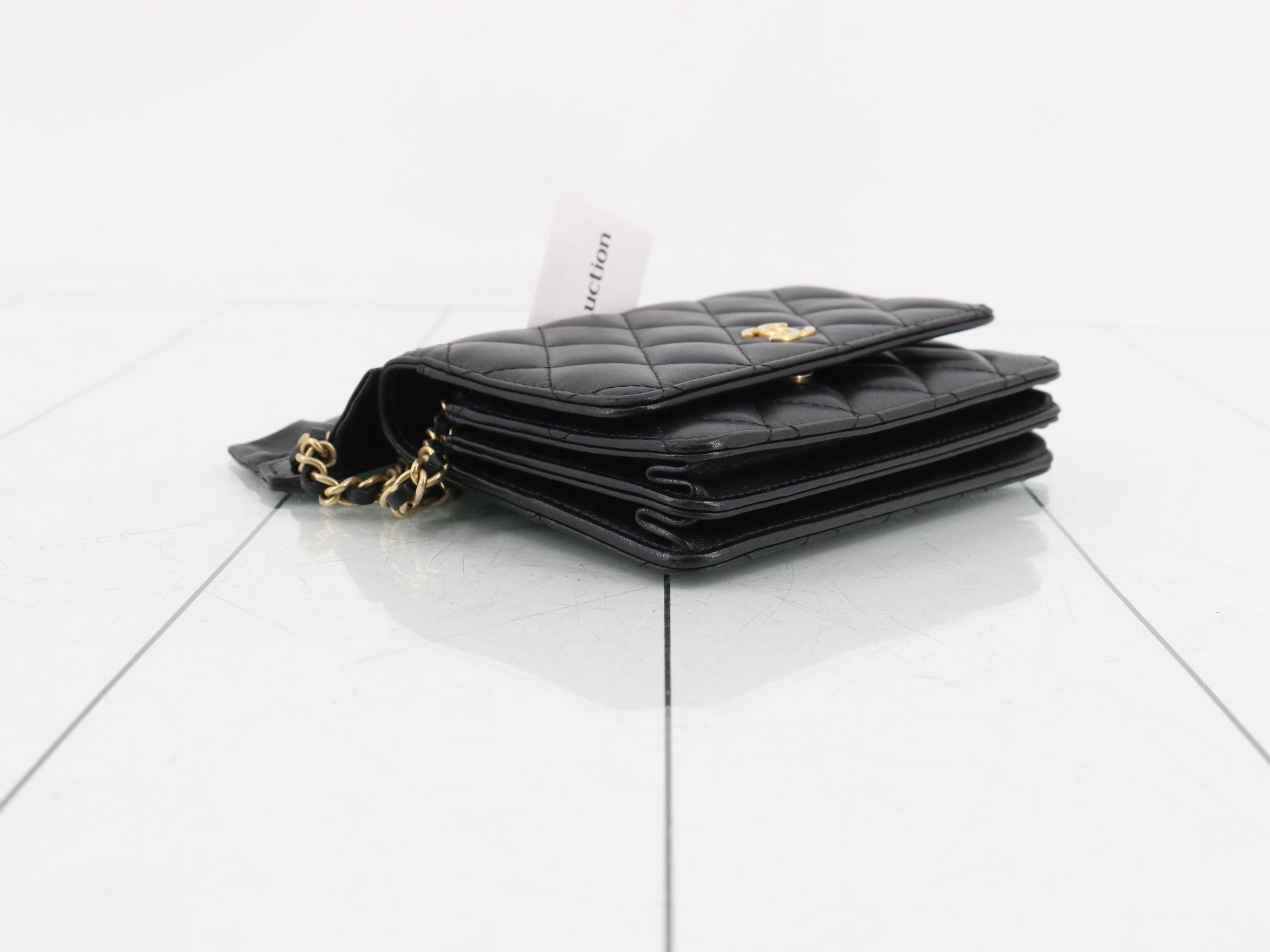 Matelassé shoulder bag, chain shoulder bag, wallet, Coco Mark — view 5