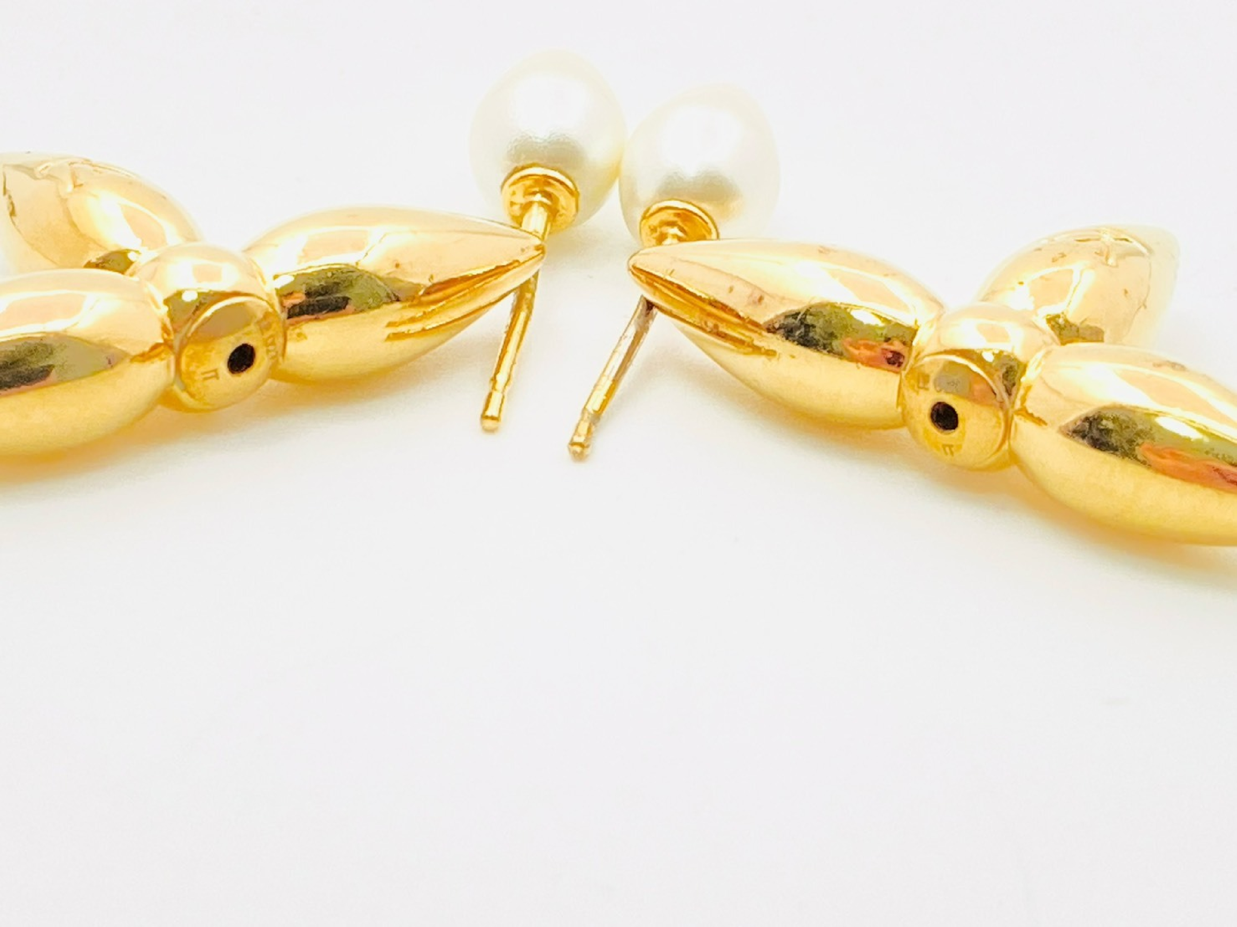 M80267 Bouclé d'Oreilles Louisette Faux Pearl Gold Earrings LE0271 — view 3