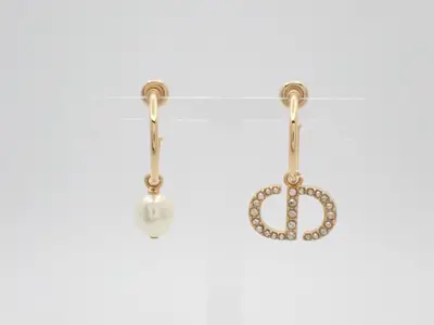 Gold stone pearl earrings