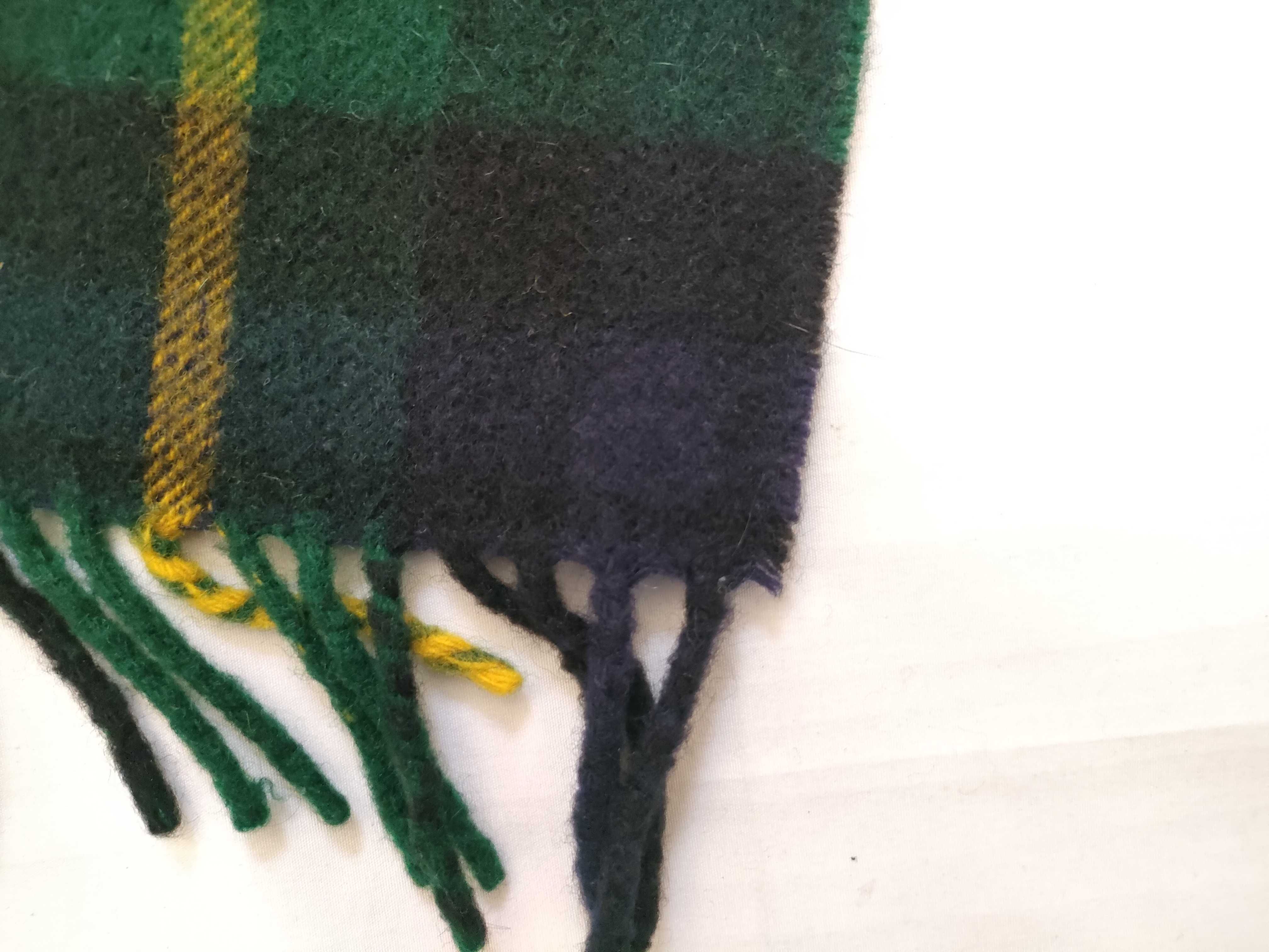 100% Cashmere Scarf, Nova Check Pattern, and other accessories. — view 4