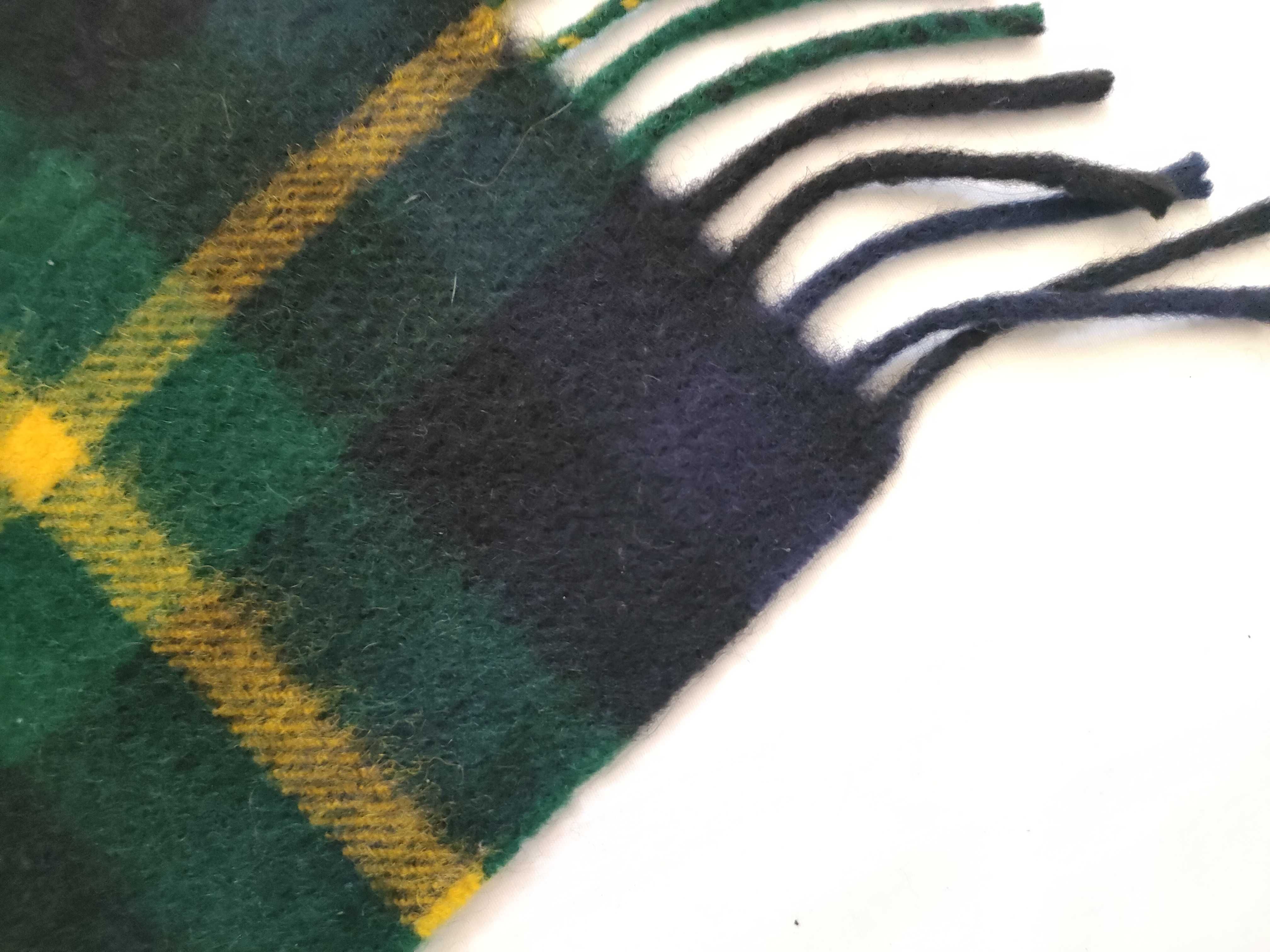 100% Cashmere Scarf, Nova Check Pattern, and other accessories. — view 5