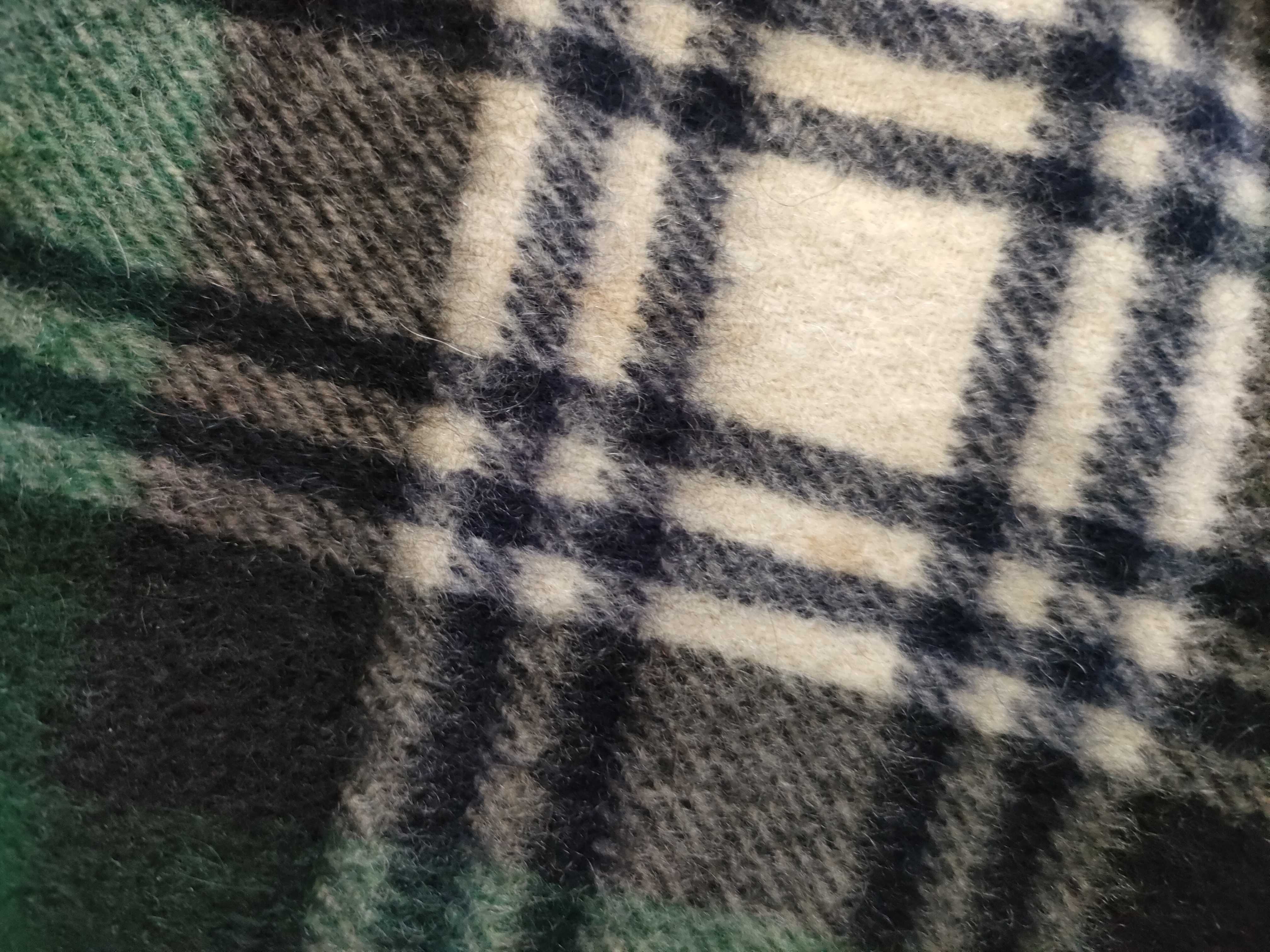 100% Cashmere Scarf, Nova Check Pattern, and other accessories. — view 8