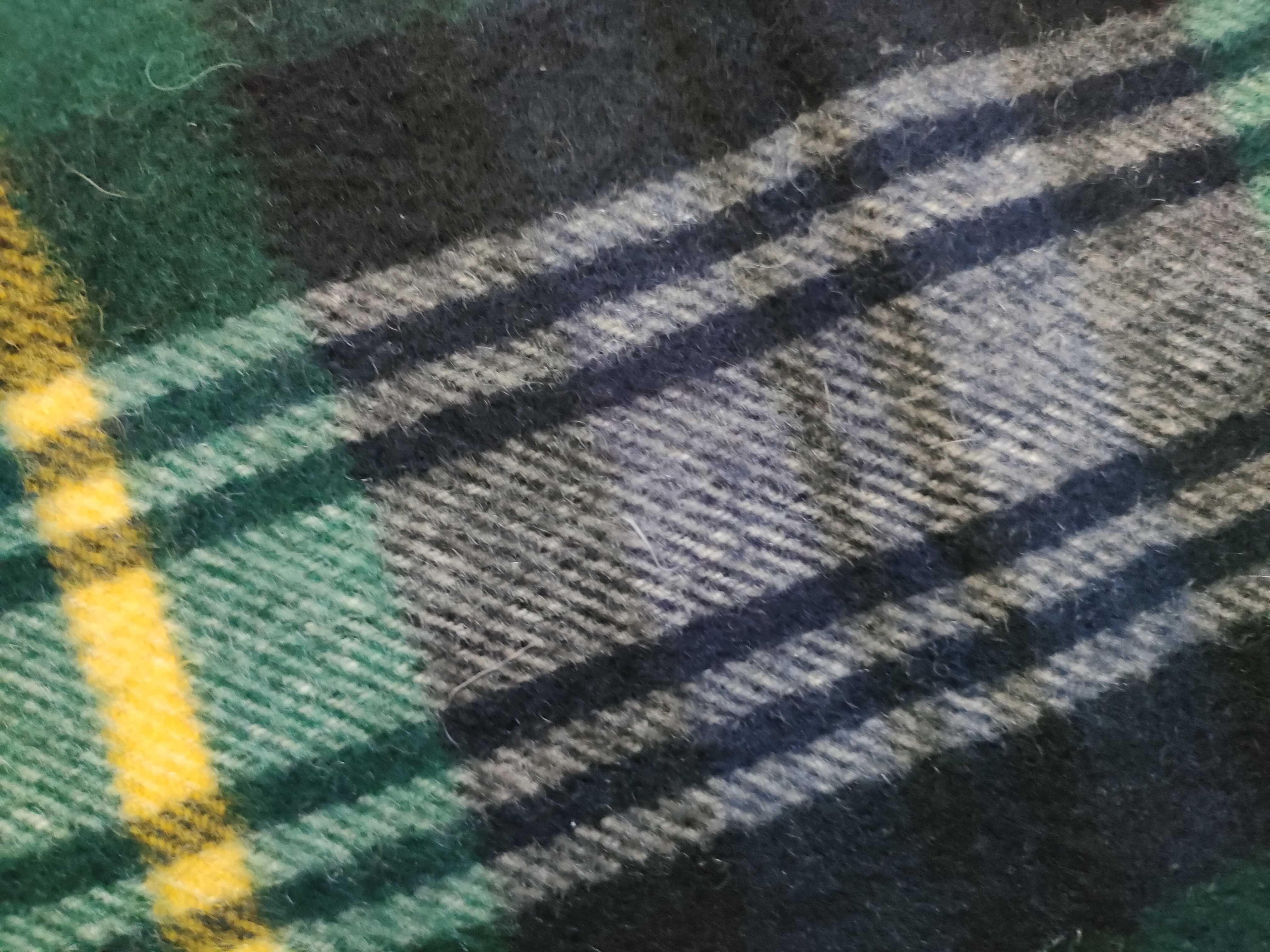 100% Cashmere Scarf, Nova Check Pattern, and other accessories. — view 9