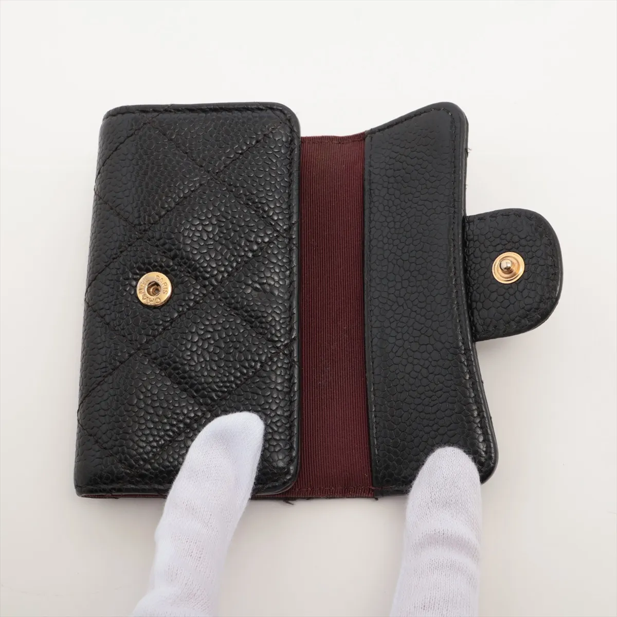Matelassé Caviar Leather Key Case, Black with Gold Hardware, 20222996 — view 3