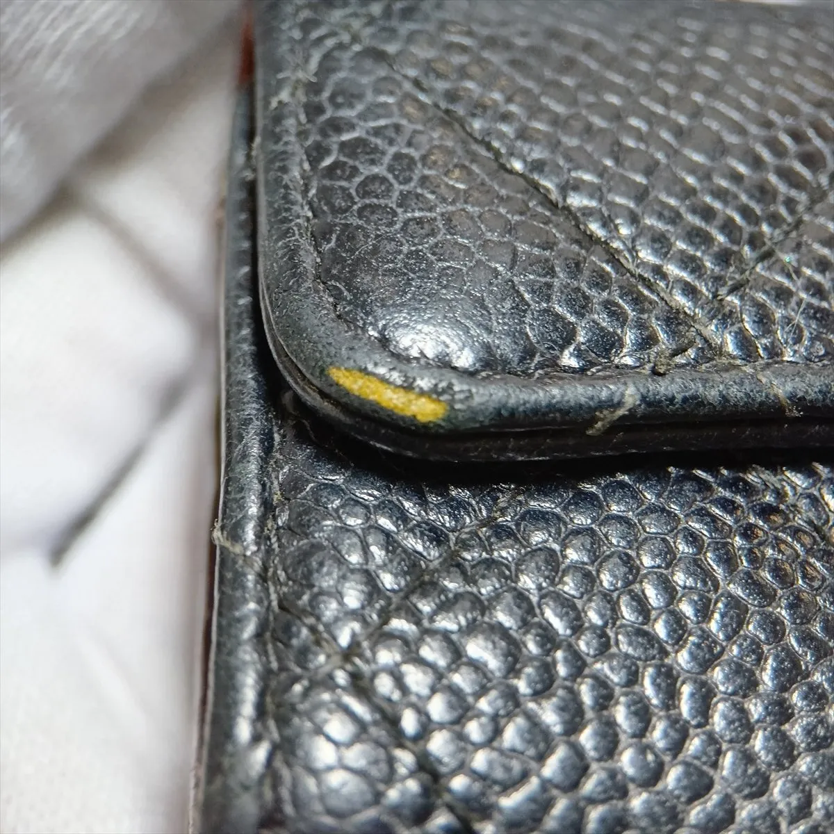 Matelassé Caviar Leather Key Case, Black with Gold Hardware, 20222996 — view 9