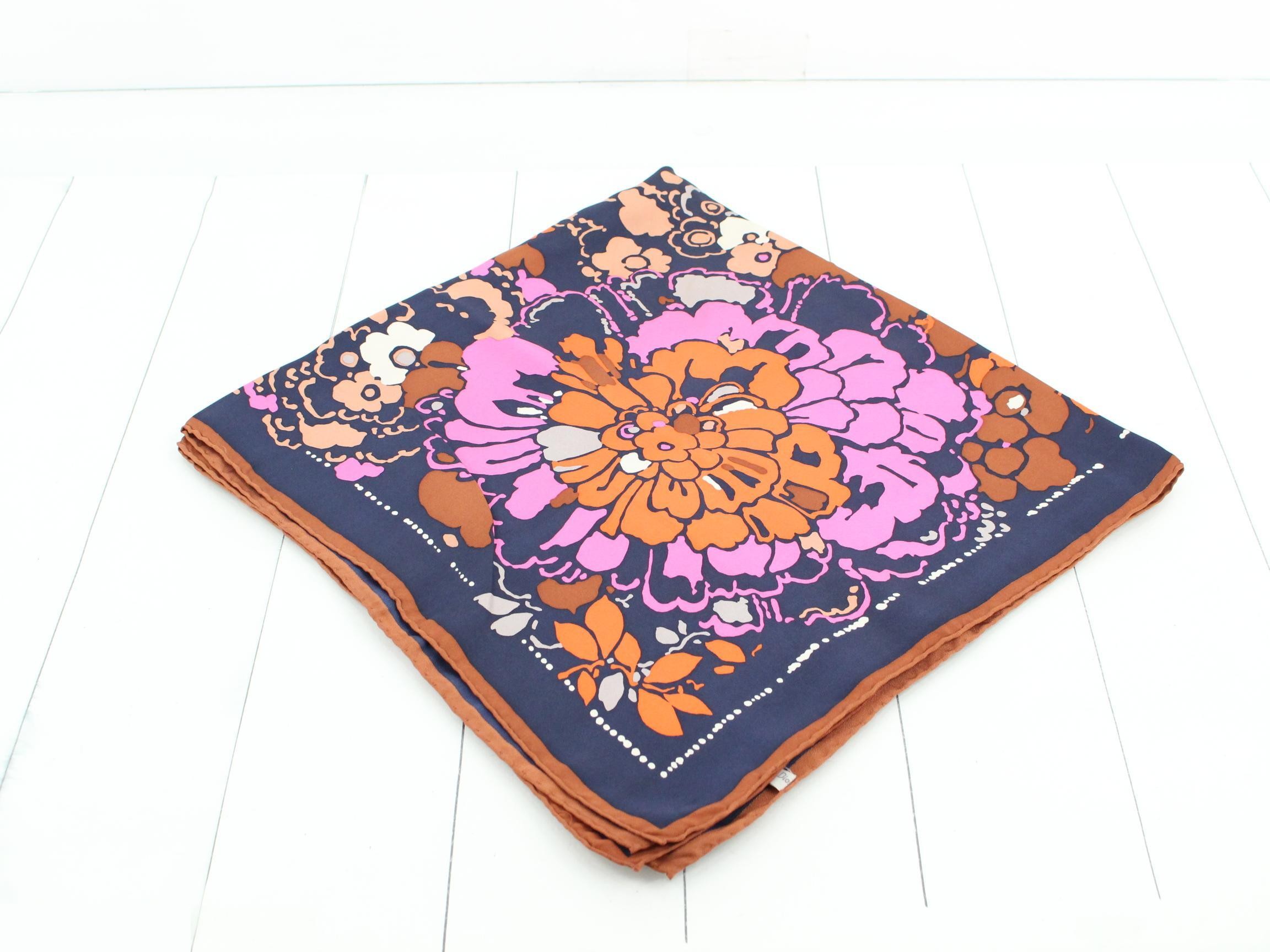 Other lines: Small items, accessories, scarves — view 2